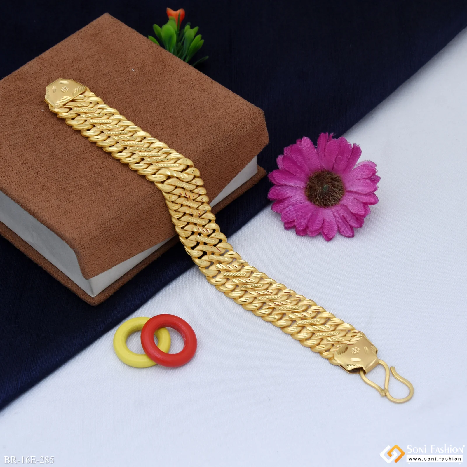 Popular Design Gold Plated Pokal Bracelet for Men - Style E285 - Image 4