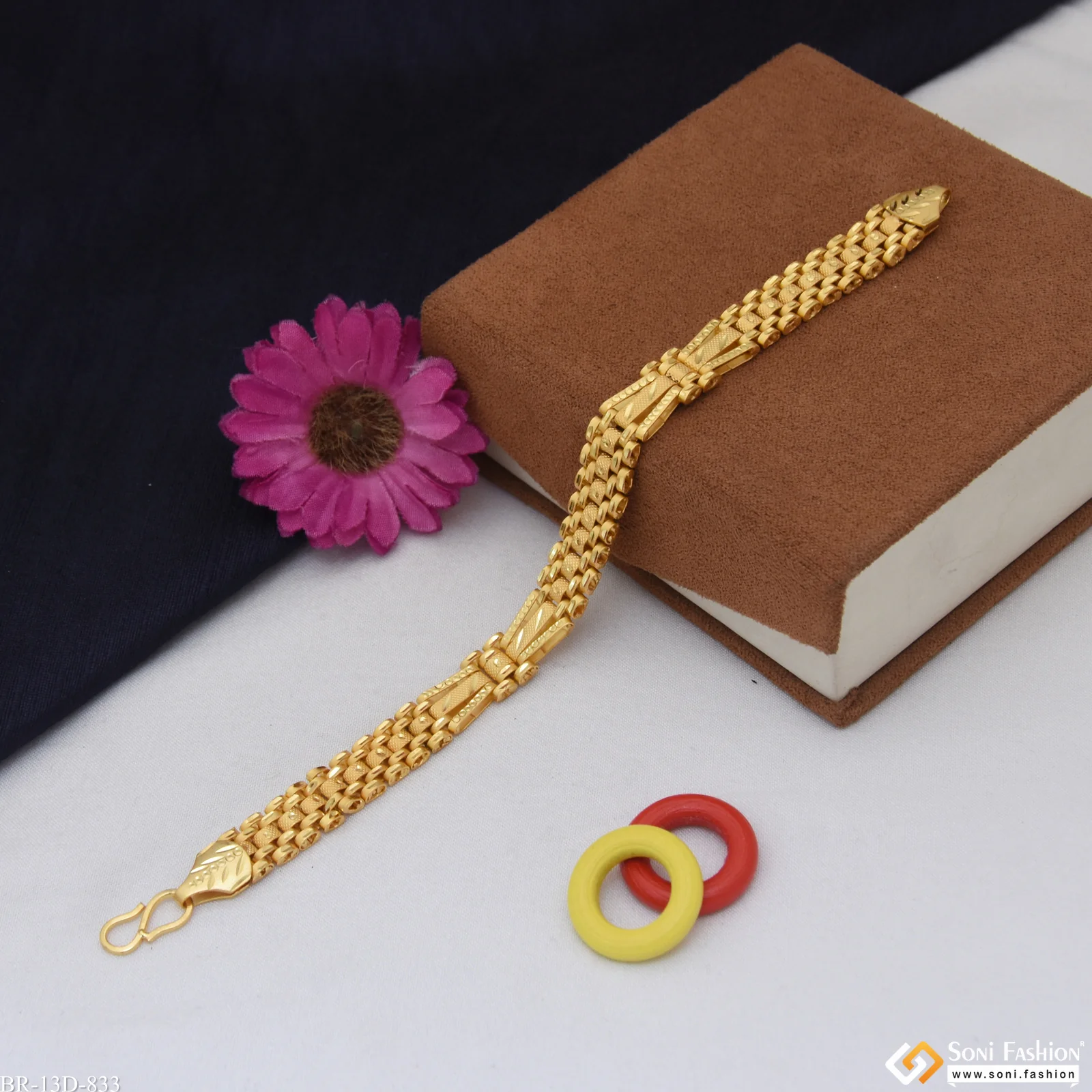 Prominent Design Gold Plated Box Bracelet for Men - Style D833 - Image 5