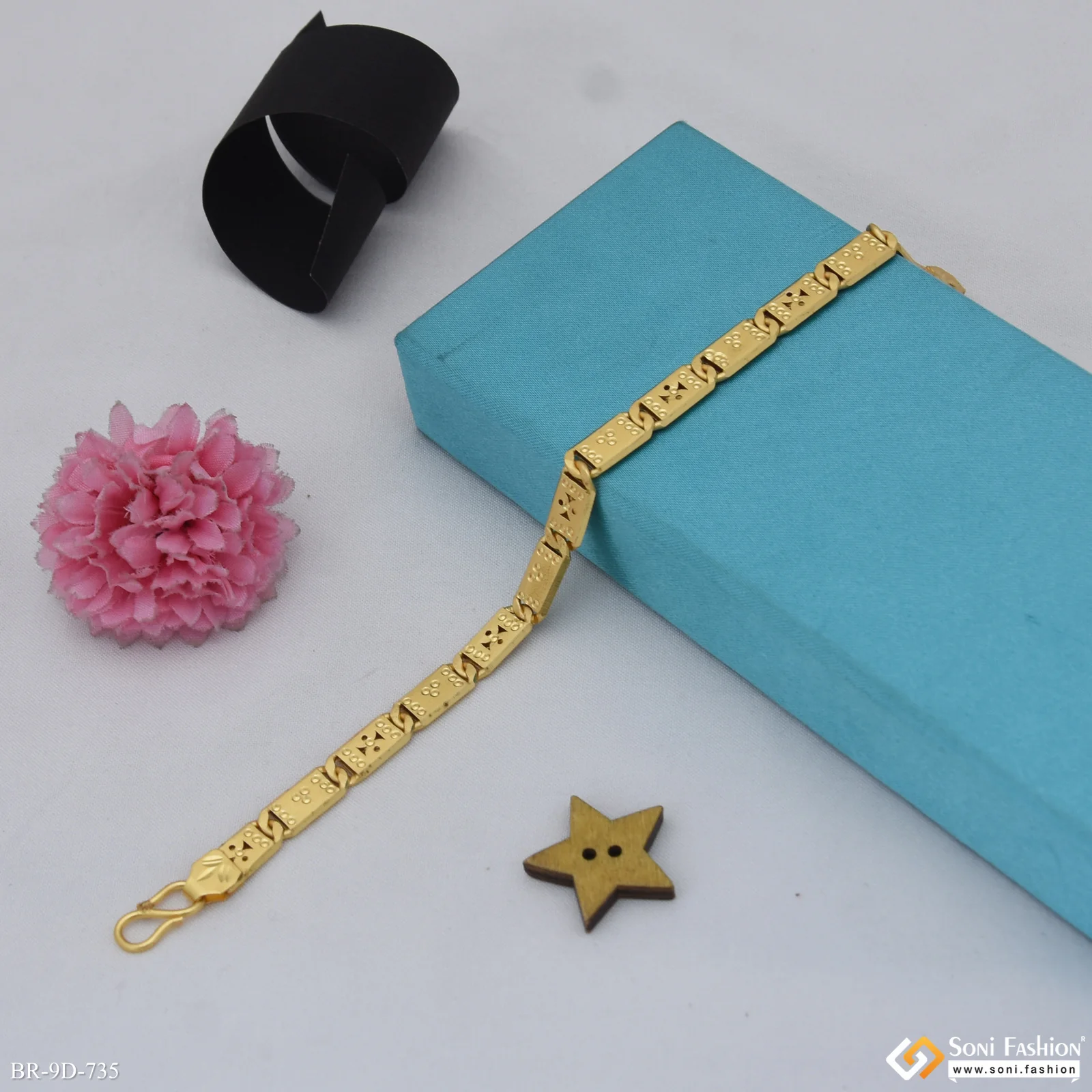 Prominent Design Gold Plated Nawabi Bracelet for Men - Style D735 - Image 4