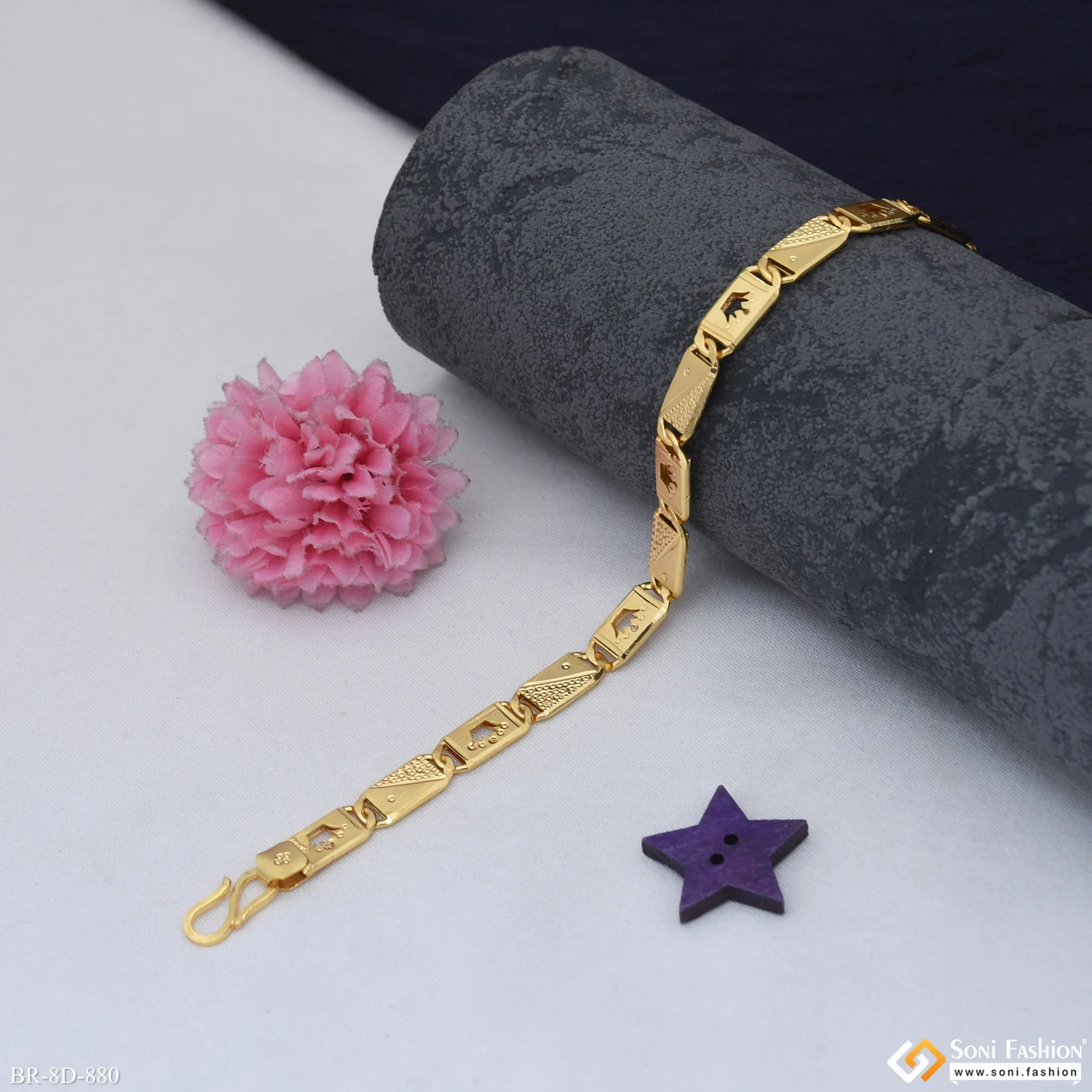 Prominent Design Gold Plated Nawabi Bracelet for Men - Style D880 - Image 2
