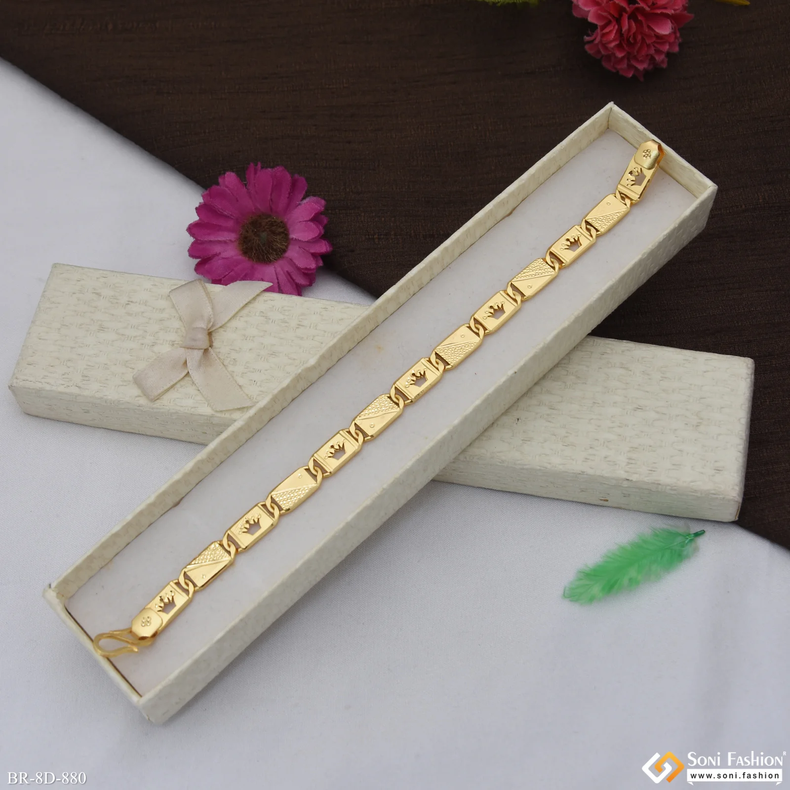 Prominent Design Gold Plated Nawabi Bracelet for Men - Style D880 - Image 3