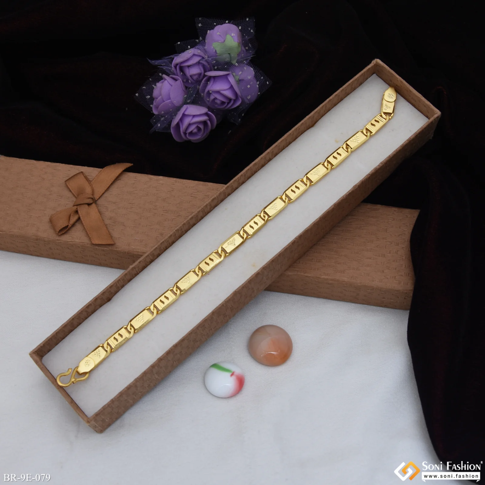 Prominent Design Gold Plated Nawabi Bracelet for Men - Style E079 - Image 5