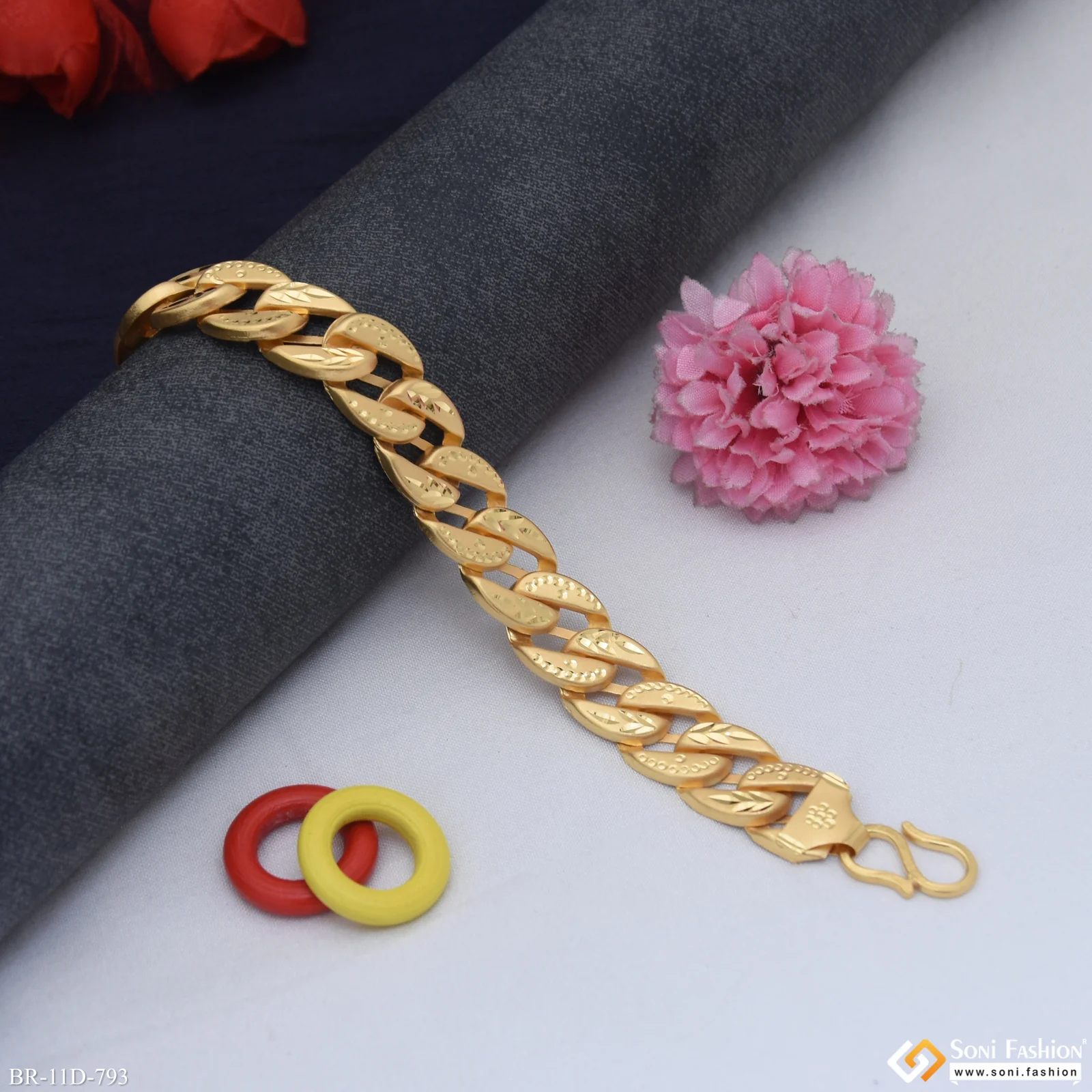 Prominent Design Gold Plated Pokal Bracelet for Men - Style D793 - Image 3