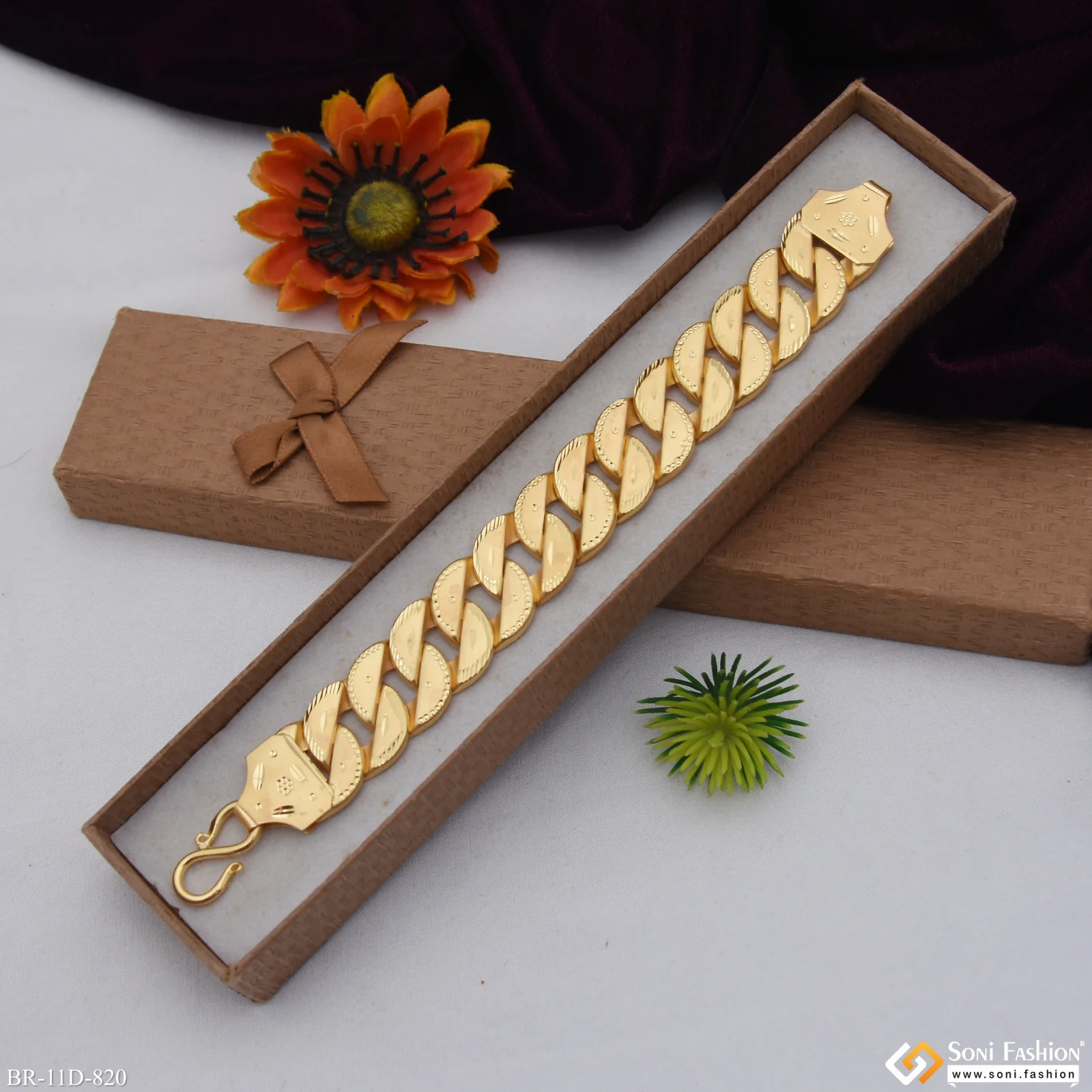 Prominent Design Gold Plated Pokal Bracelet for Men - Style D820 - Image 4
