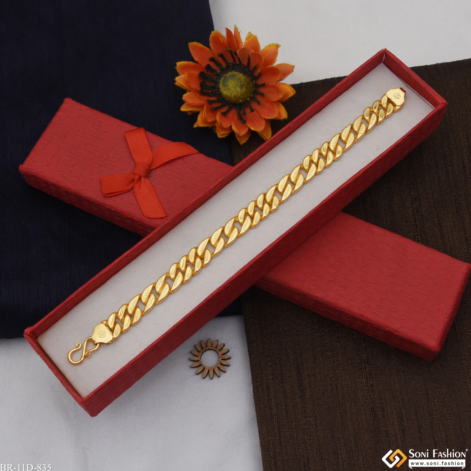 Prominent Design Gold Plated Pokal Bracelet for Men - Style D835 - Image 2