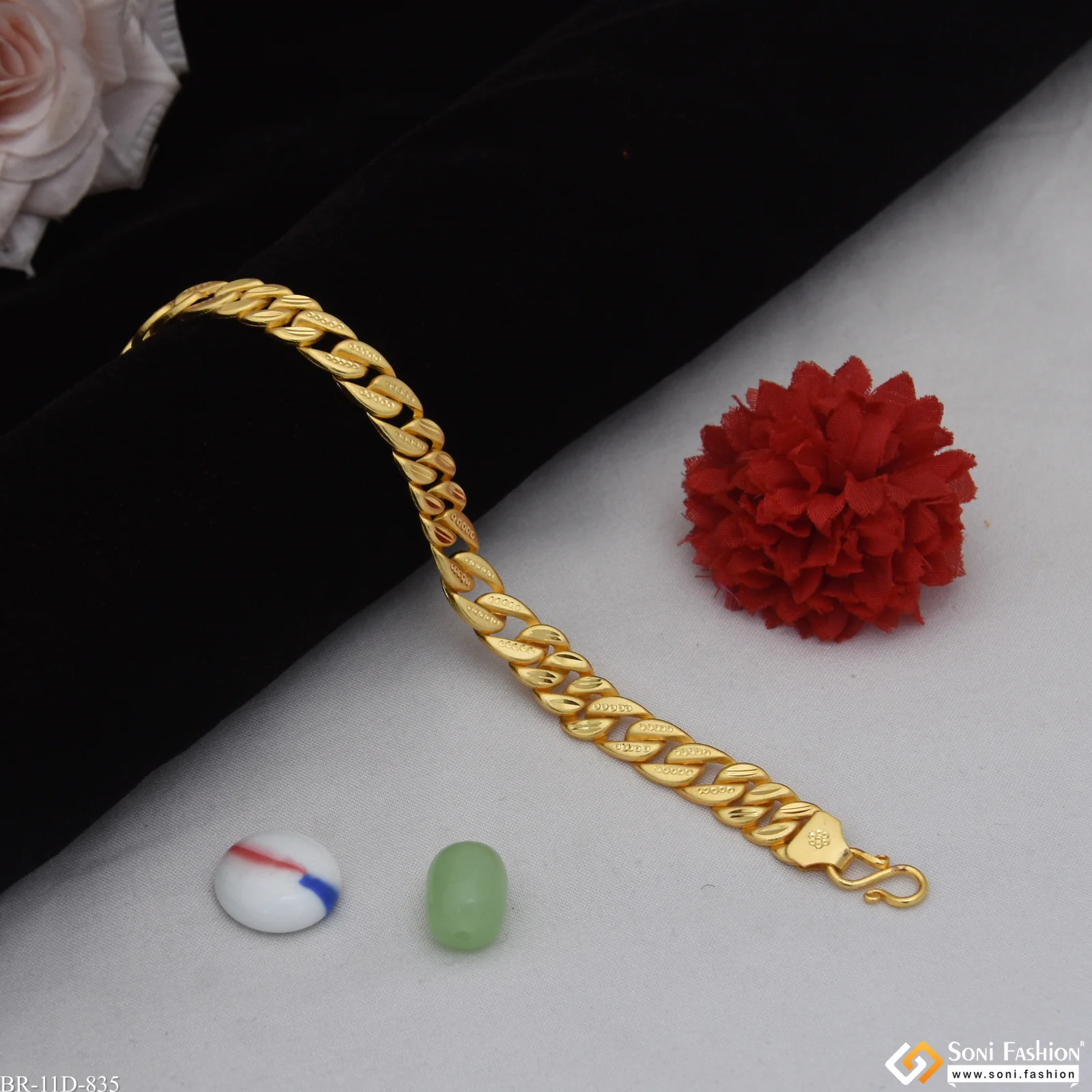 Prominent Design Gold Plated Pokal Bracelet for Men - Style D835 - Image 3