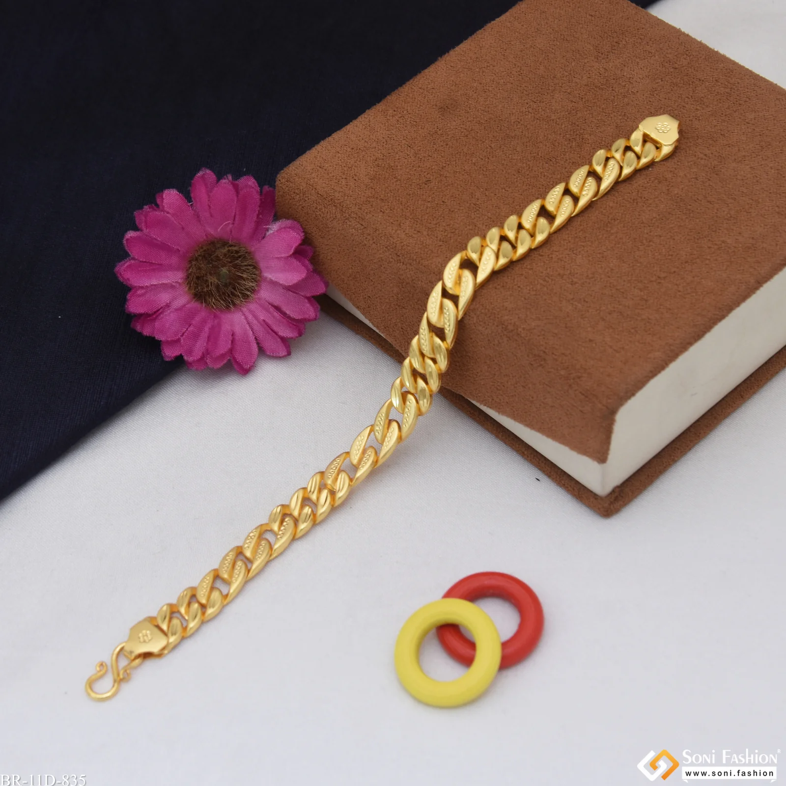 Prominent Design Gold Plated Pokal Bracelet for Men - Style D835 - Image 4