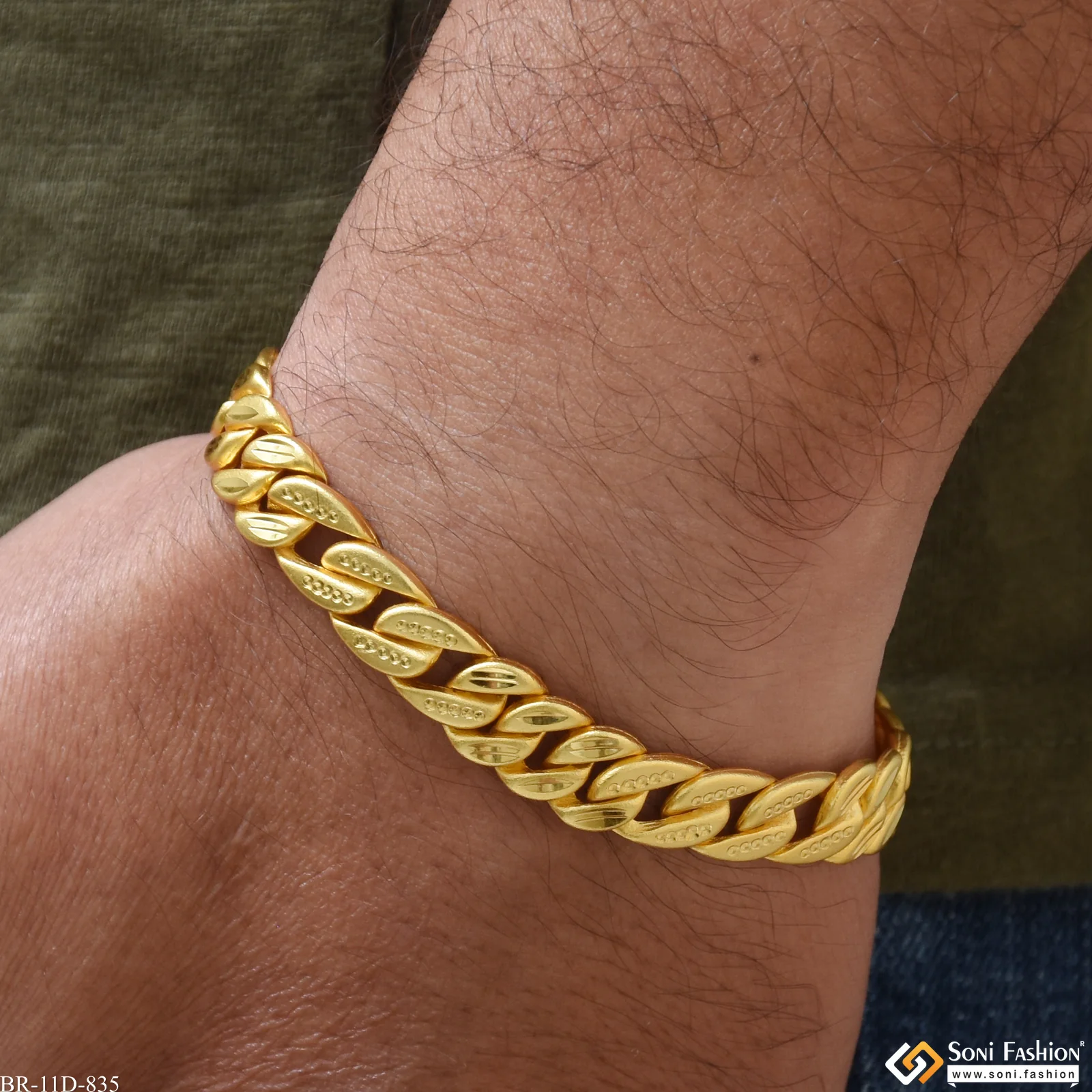 Prominent Design Gold Plated Pokal Bracelet for Men - Style D835 - Image 5