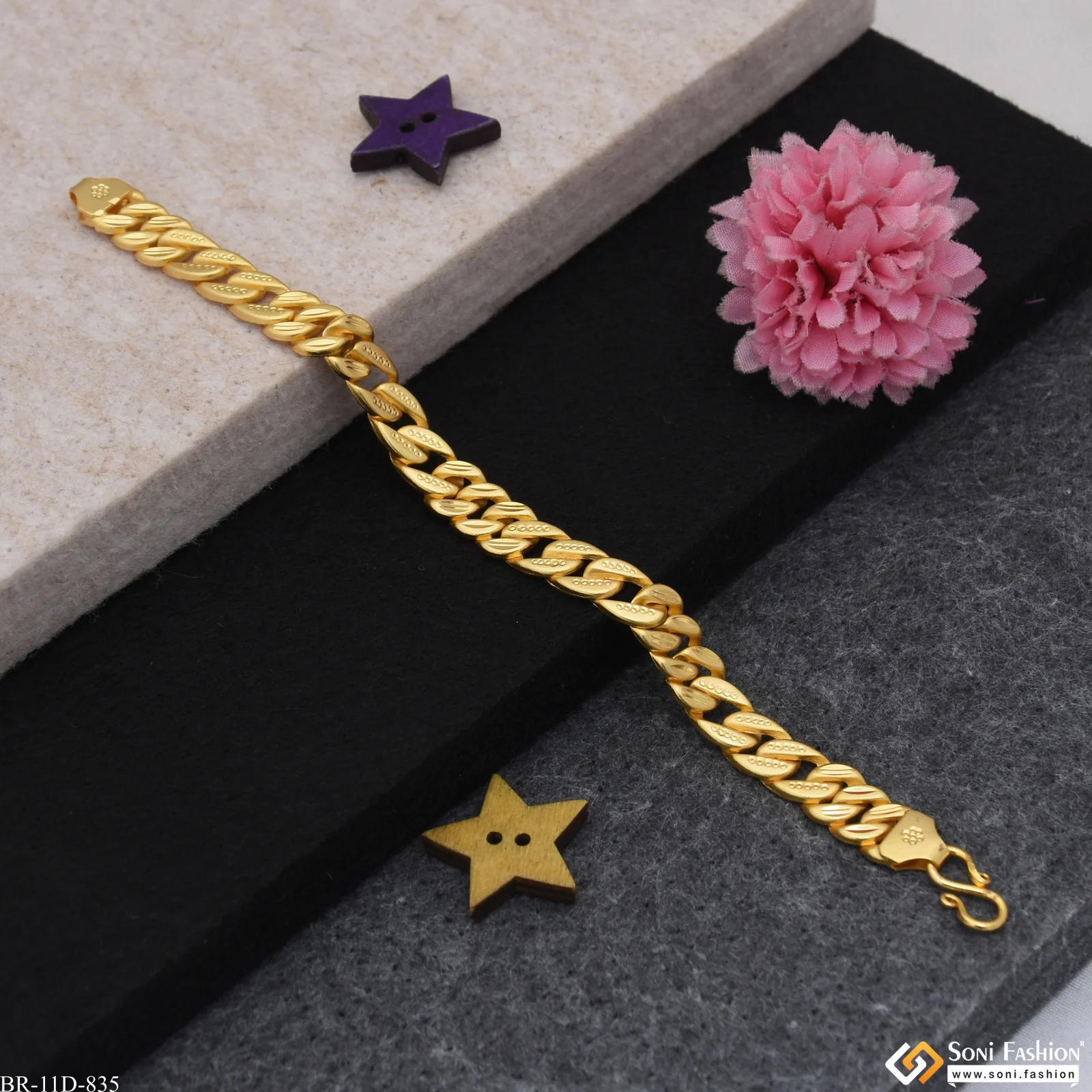 Prominent Design Gold Plated Pokal Bracelet for Men - Style D835 - Image 6