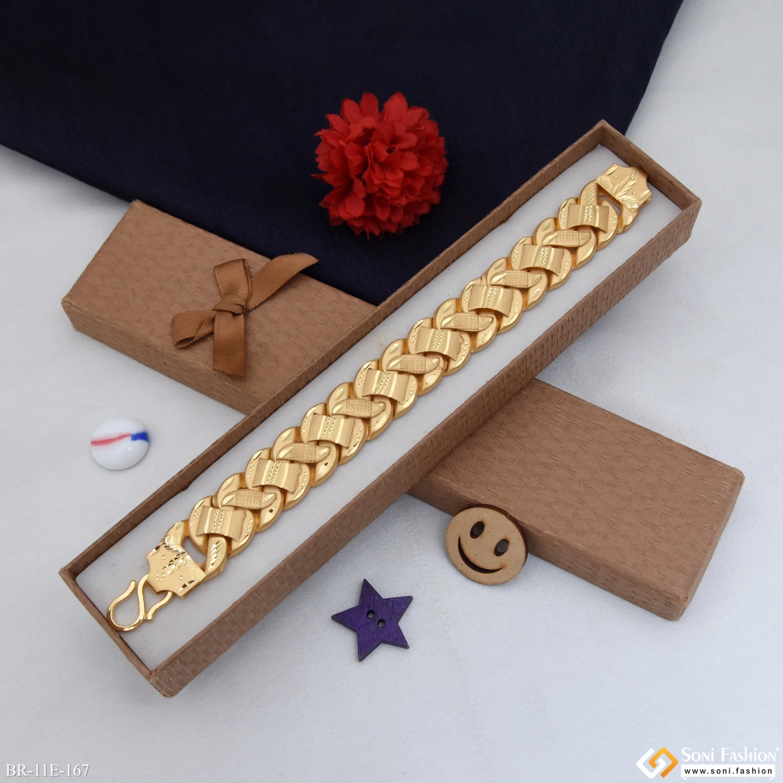 Prominent Design Gold Plated Pokal Bracelet for Men - Style E167 - Image 2