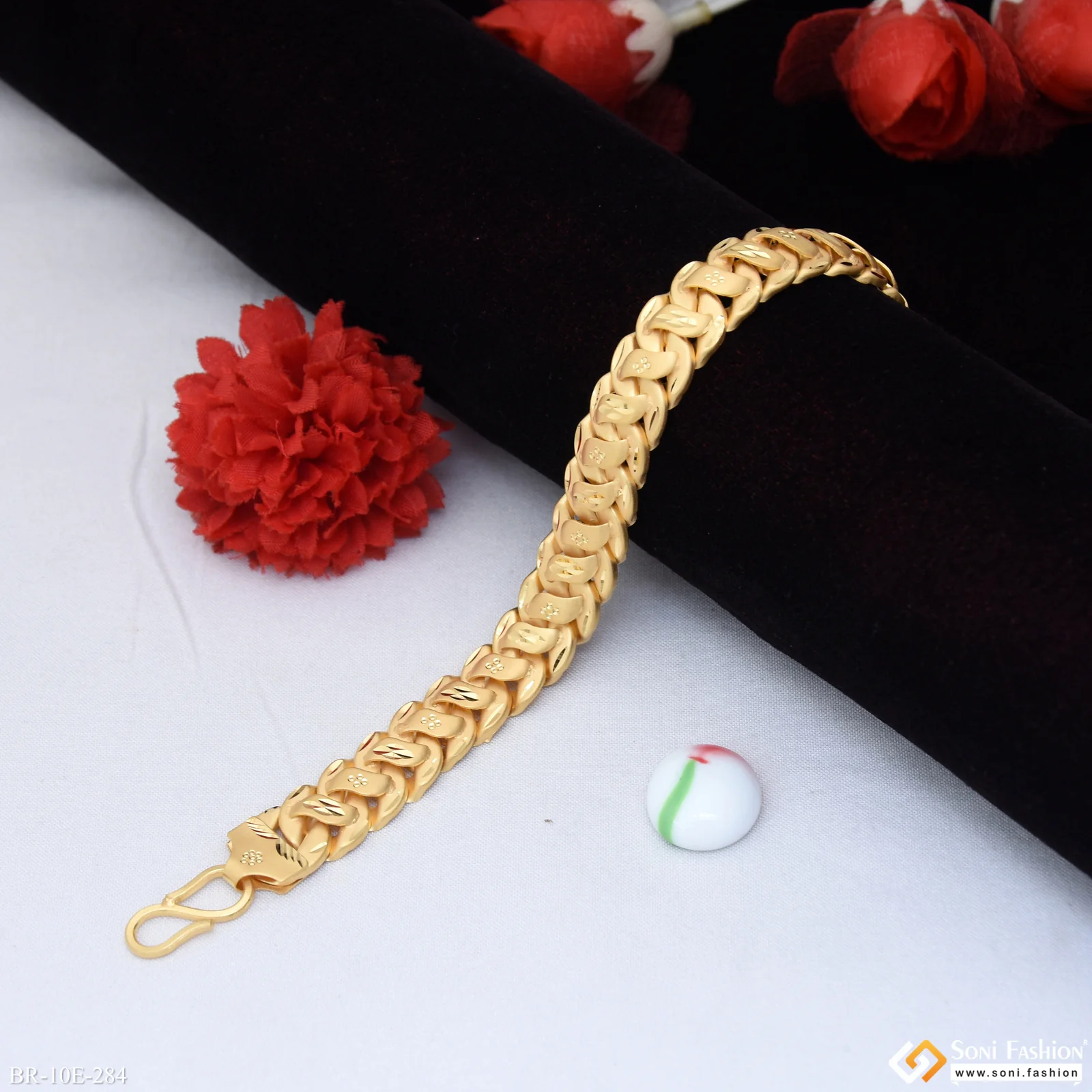 Prominent Design Gold Plated Pokal Bracelet for Men - Style E284 - Image 3