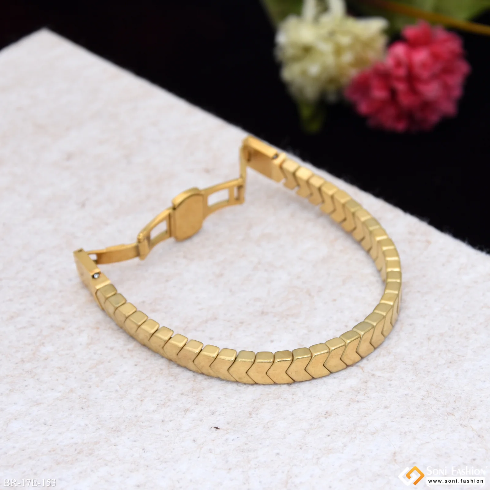 Prominent Design Golden Color Ceramic Bracelet for Men - Style E153 - Image 5