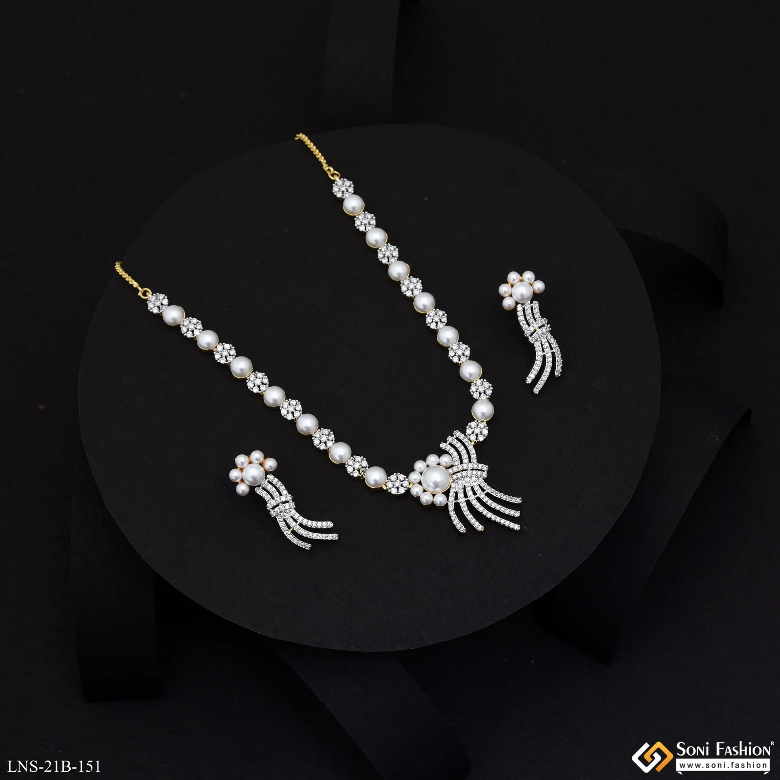 Radiant Design Gold Plated Diamond Necklace Set for Ladies - Style B151 - Image 3