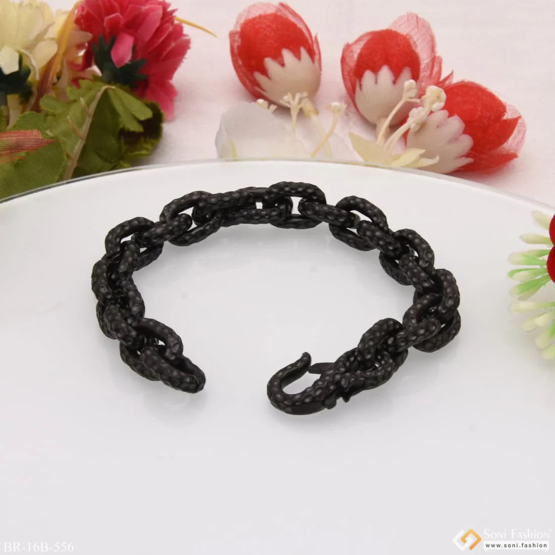 Ring into Ring Attention-Getting Design Silver & Black Color Bracelet - Style B556 - Image 5