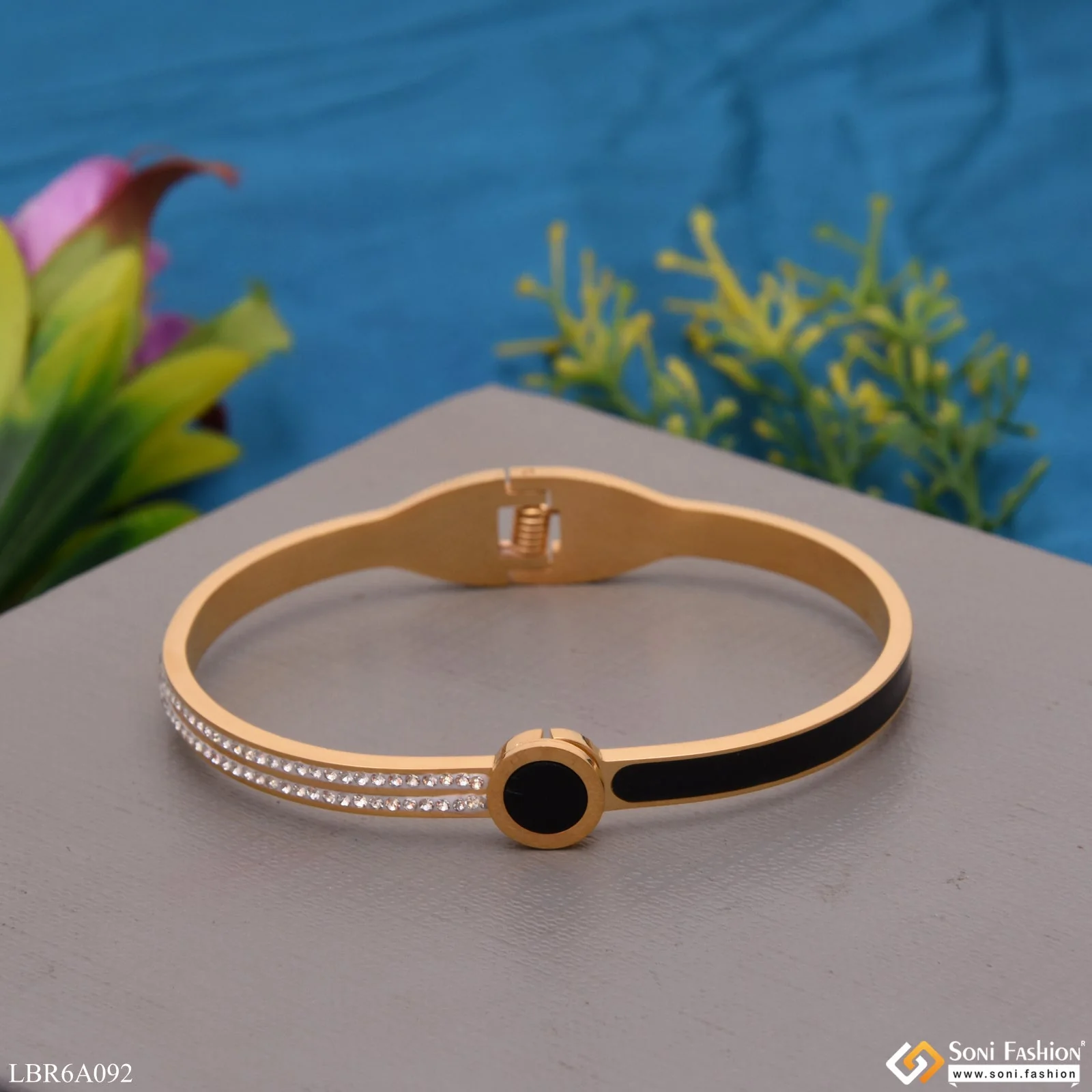 Roman Number With Diamond Casual Design Golden Color Bracelet For Girls - Style Lbra092 - Image 4