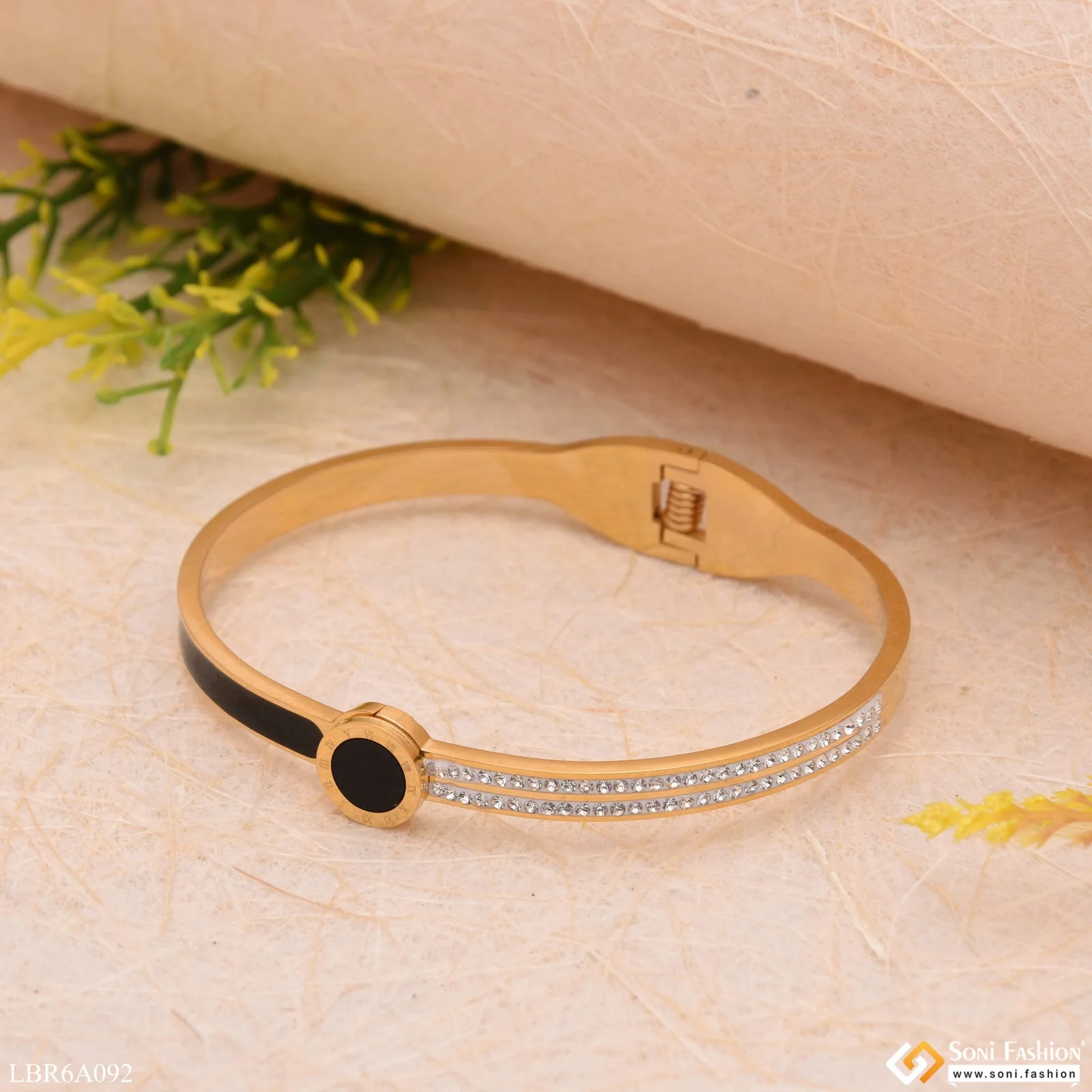 Roman Number With Diamond Casual Design Golden Color Bracelet For Girls - Style Lbra092 - Image 5