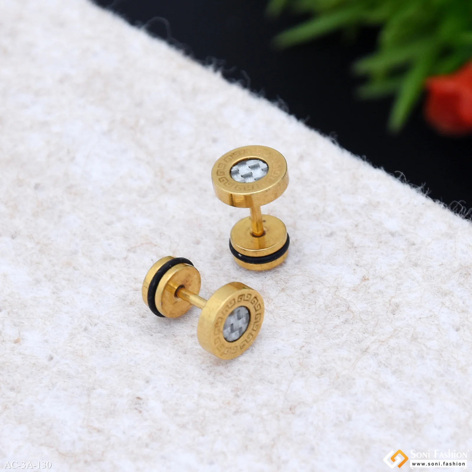 Round Shape Latest Design Golden Color Stud Earring for Men (2 Pc) - Style A130 - Image 4