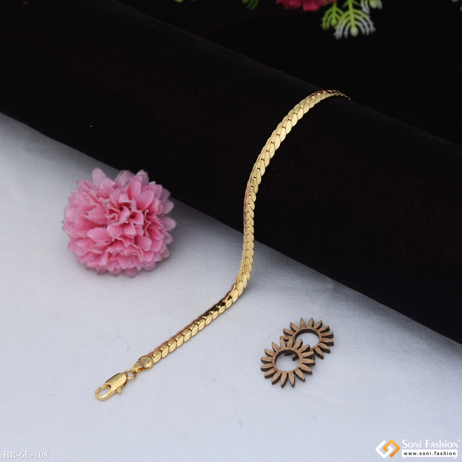 Sophisticated Design Gold Plated Bracelet for Men - Style E108 - Image 4