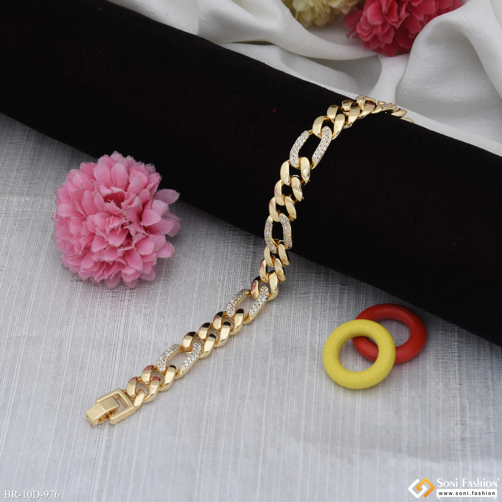 Sophisticated Design Gold Plated Link Bracelet for Men - Style D976 - Image 4