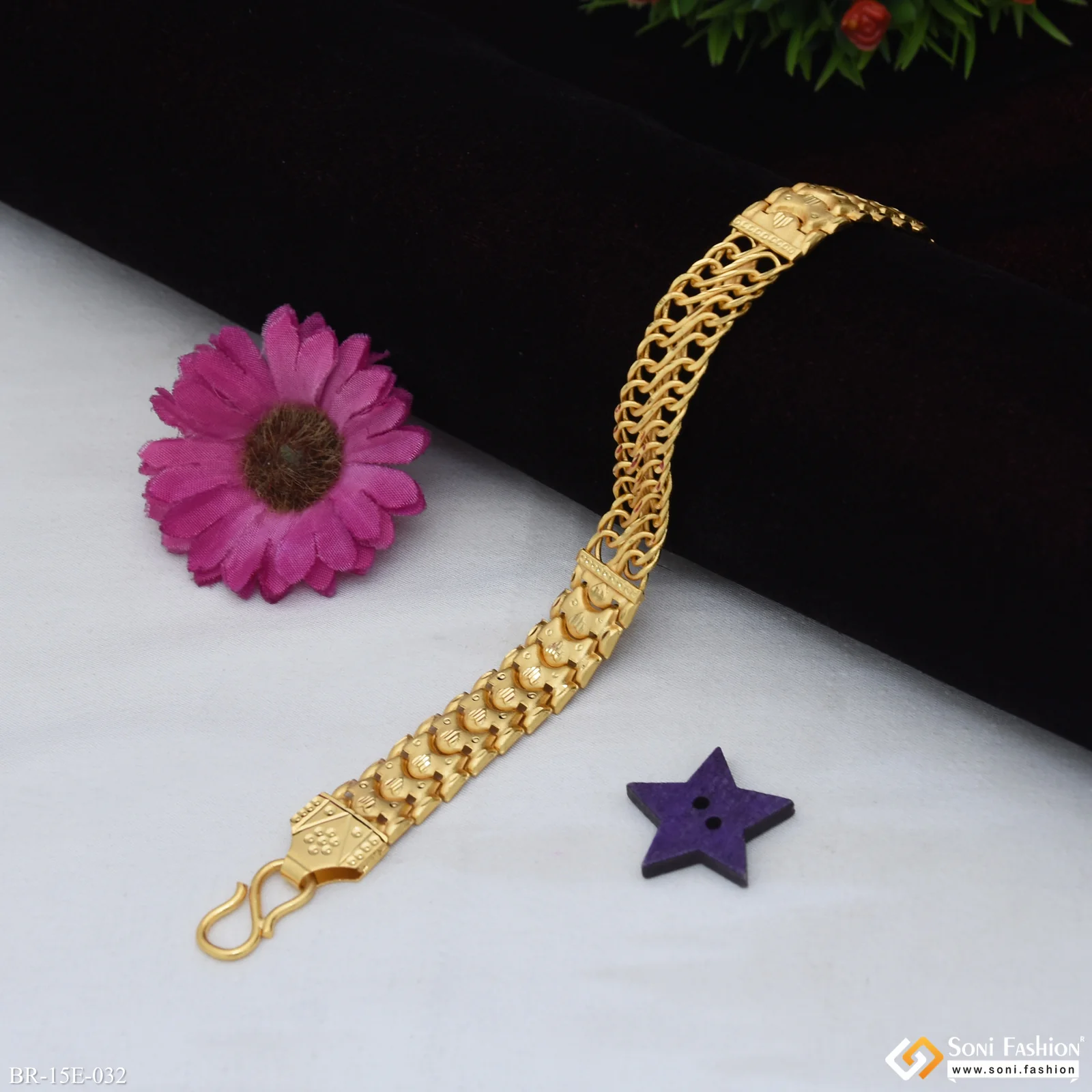 Sophisticated Design Gold Plated Link Bracelet for Men - Style E032 - Image 2