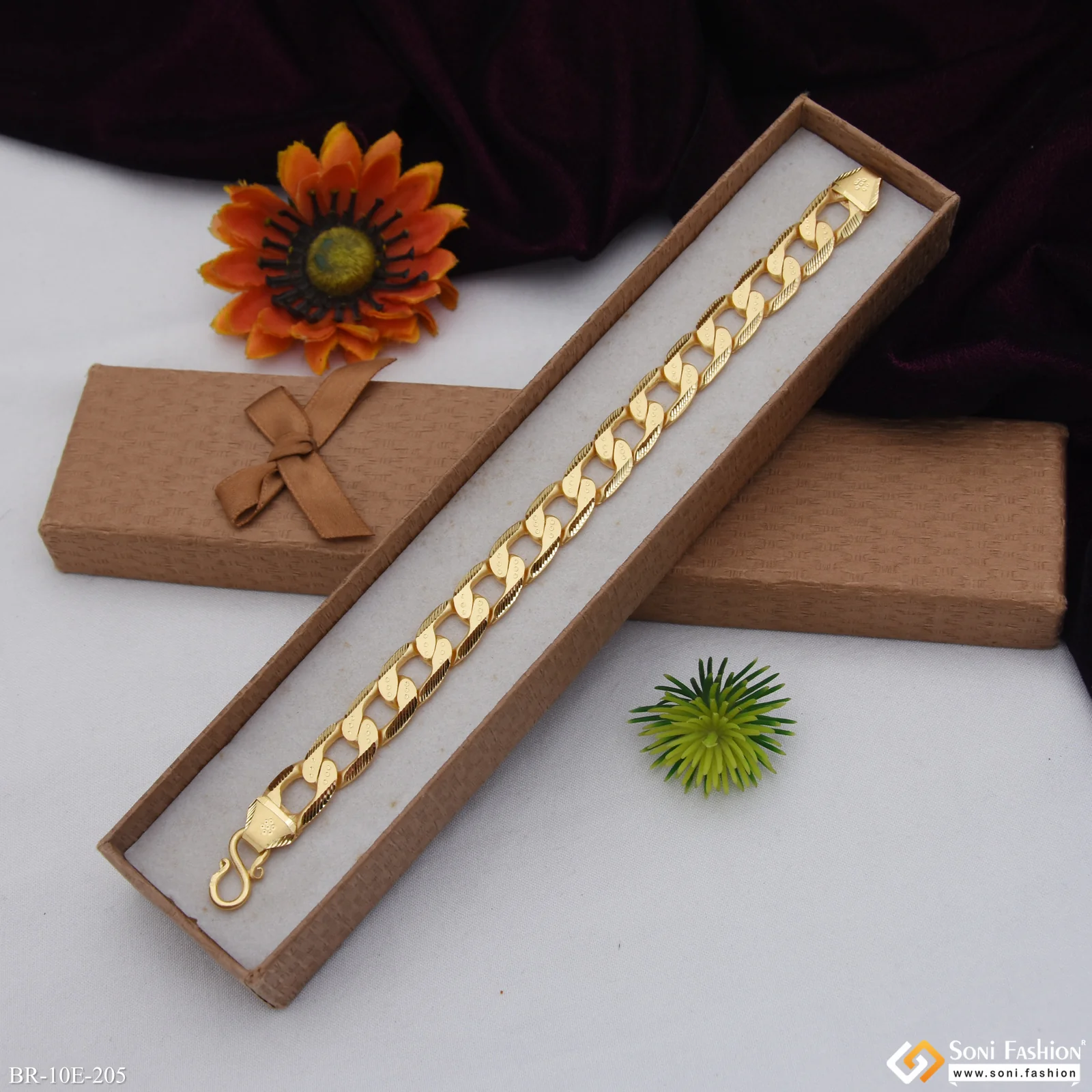 Sophisticated Design Gold Plated Link Bracelet for Men - Style E205 - Image 2