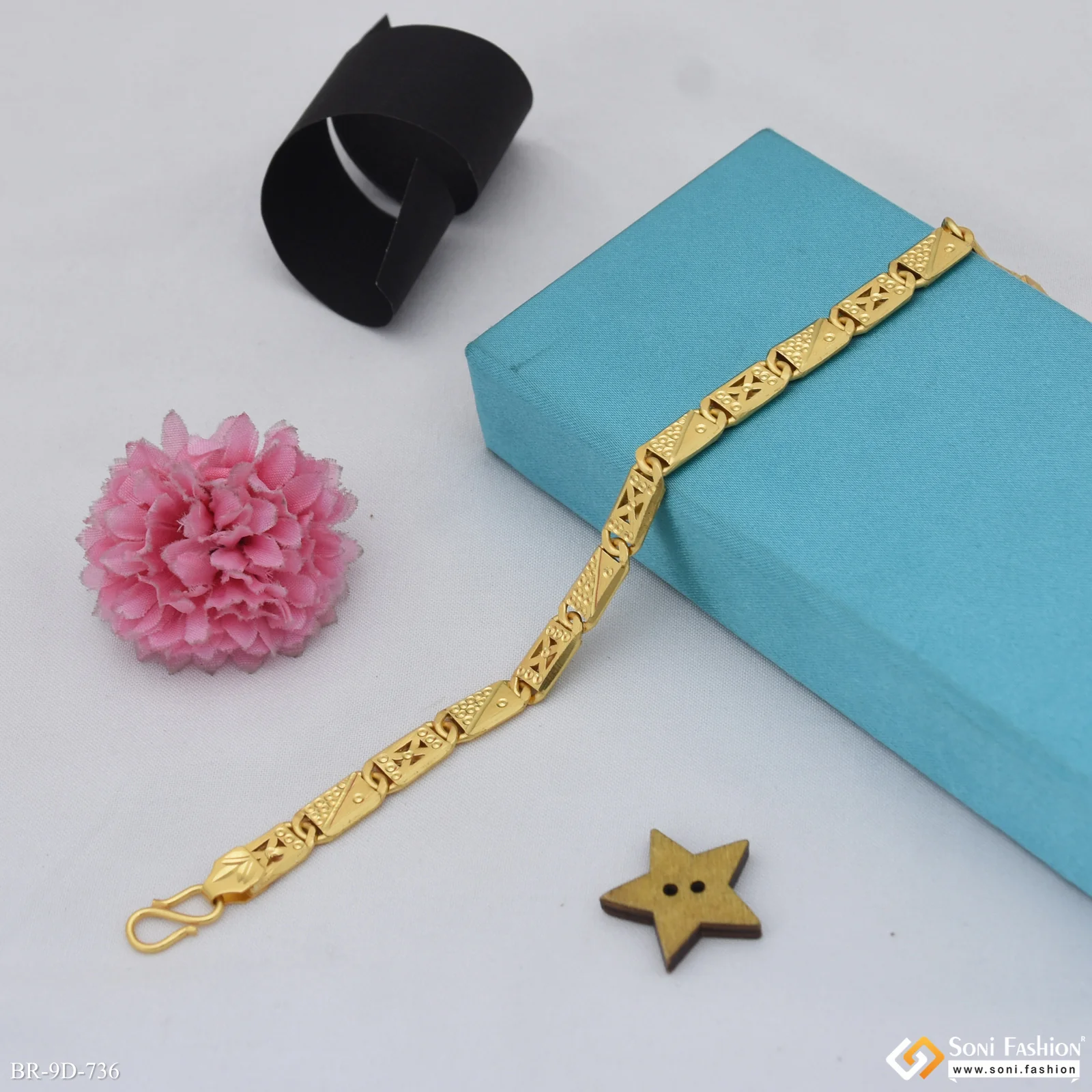 Sophisticated Design Gold Plated Nawabi Bracelet for Men - Style D736 - Image 4