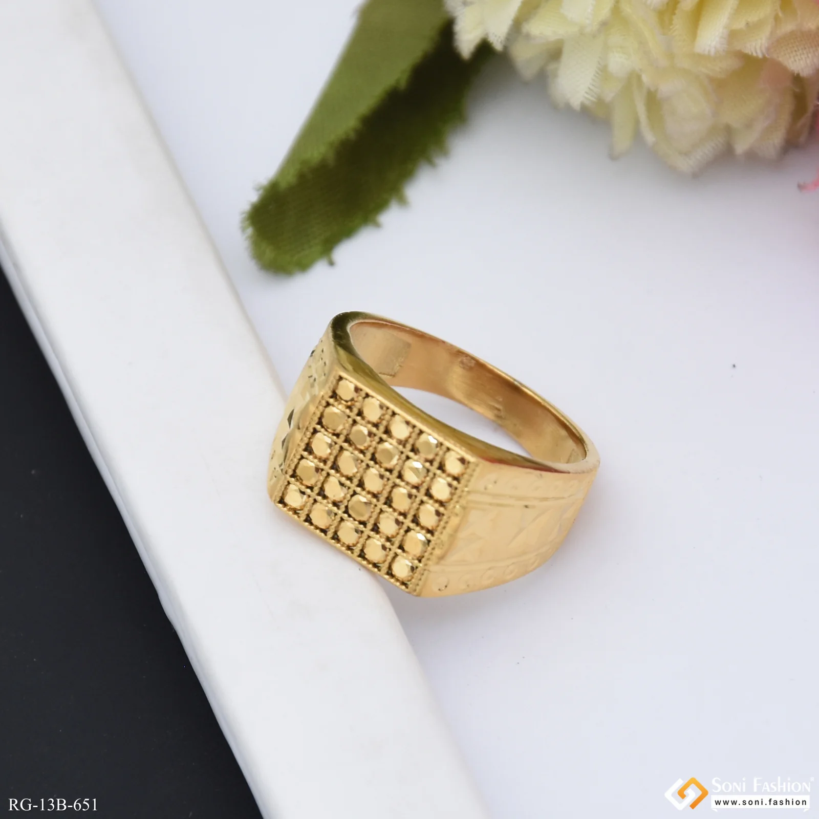 Sophisticated Design Gold Plated Ring for Men - Style B651 - Image 4