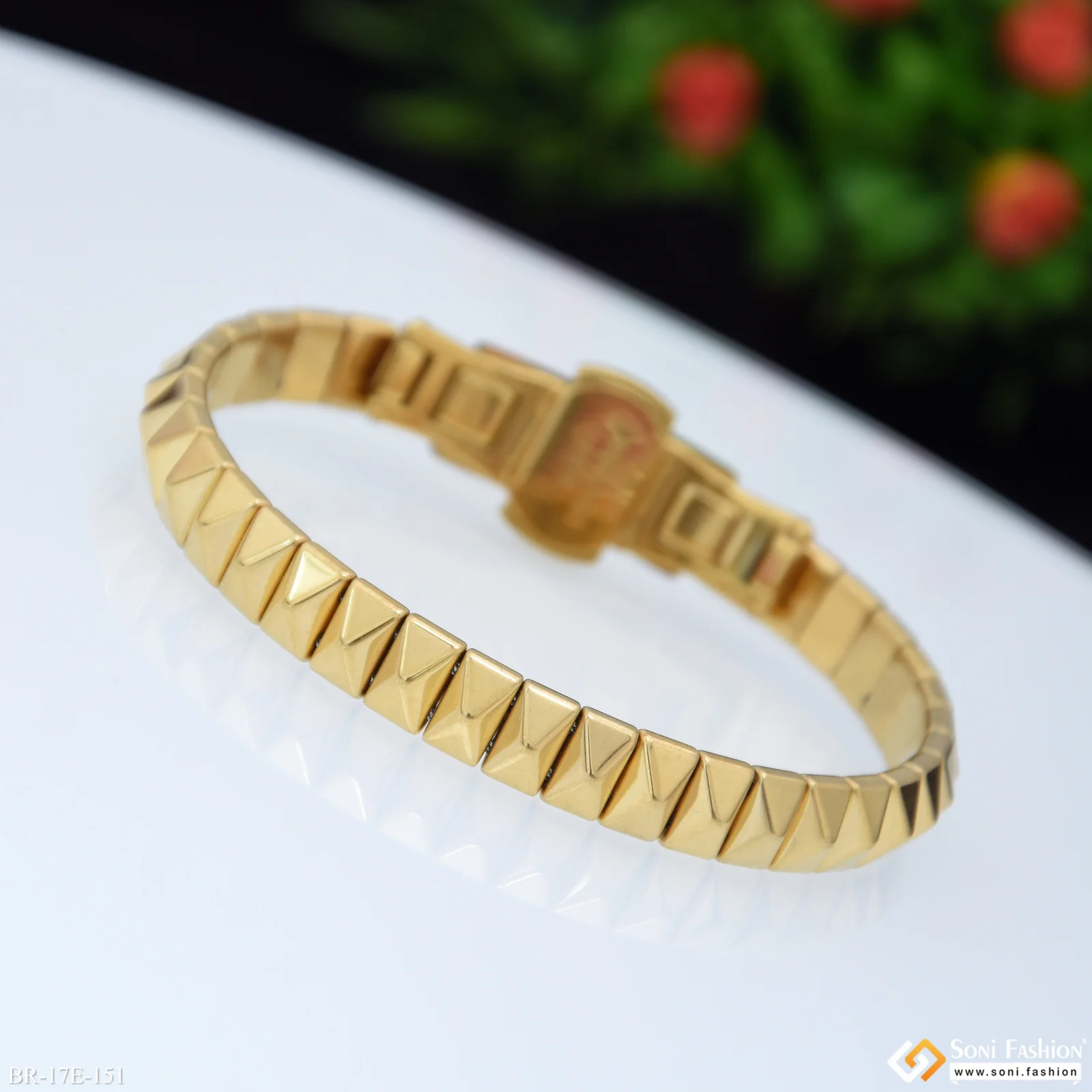 Sophisticated Design Golden Color Ceramic Bracelet for Men - Style E151 - Image 3