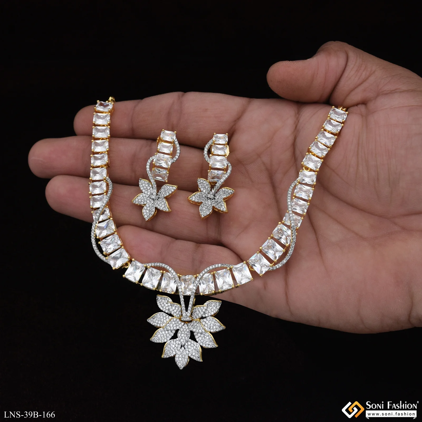 Stunning Design Gold Plated Diamond Necklace Set for Ladies - Style B166 - Image 2