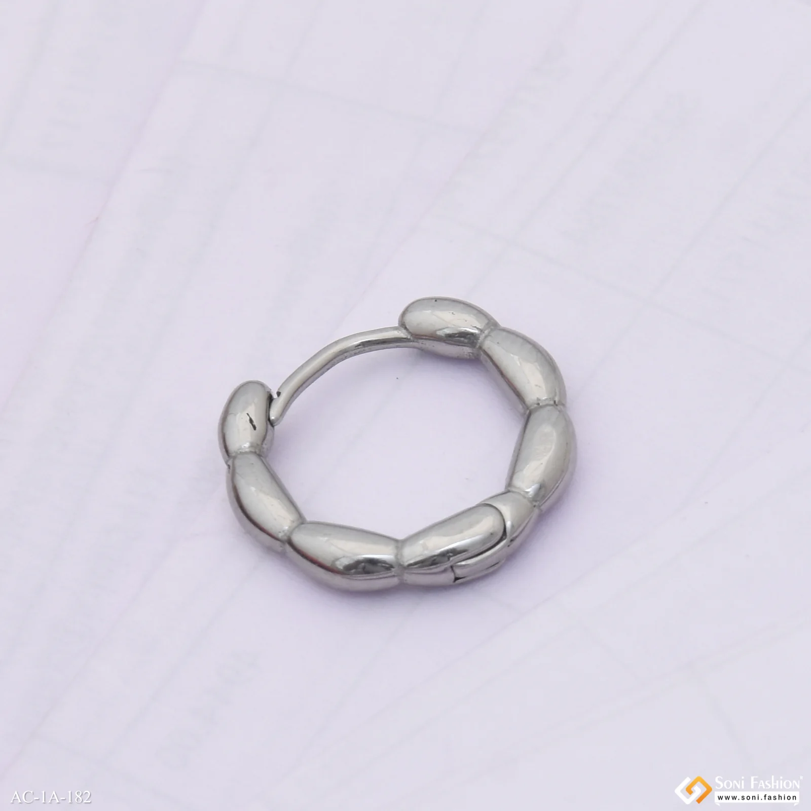 Stunning Design Superior Quality Stud Earring for Men (1 pc) - Style A182 - Image 4