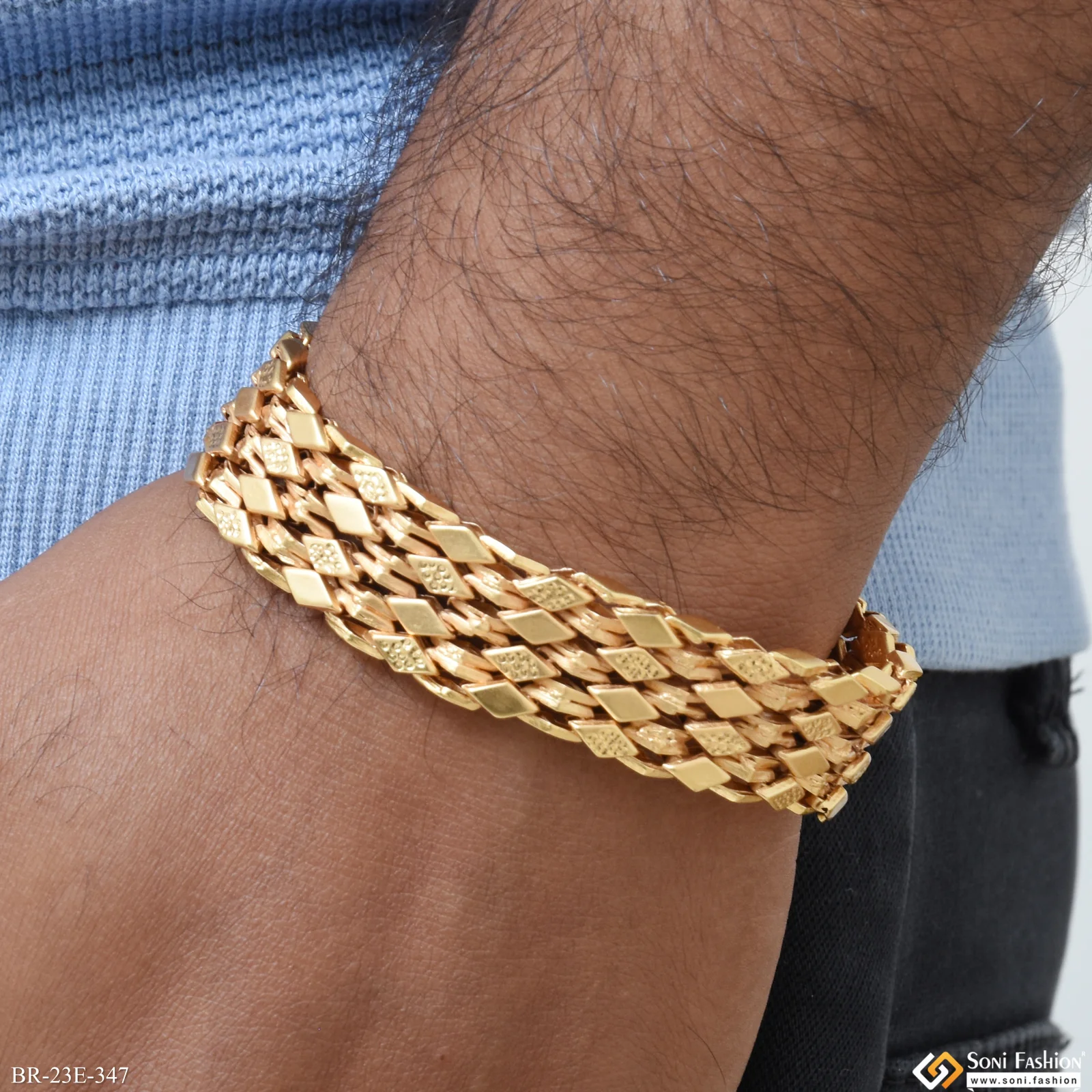 Stylish Design Best Quality Gold Plated Bracelet for Men - Style E347
