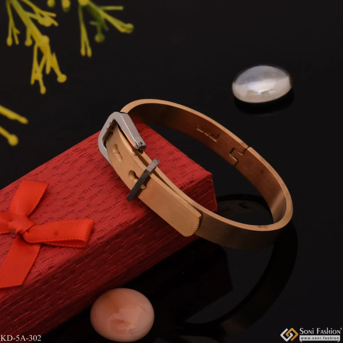Stylish Design Best Quality Gold Plated Stainless Steel Kada With Belt Lock - Style A302 - Image 4