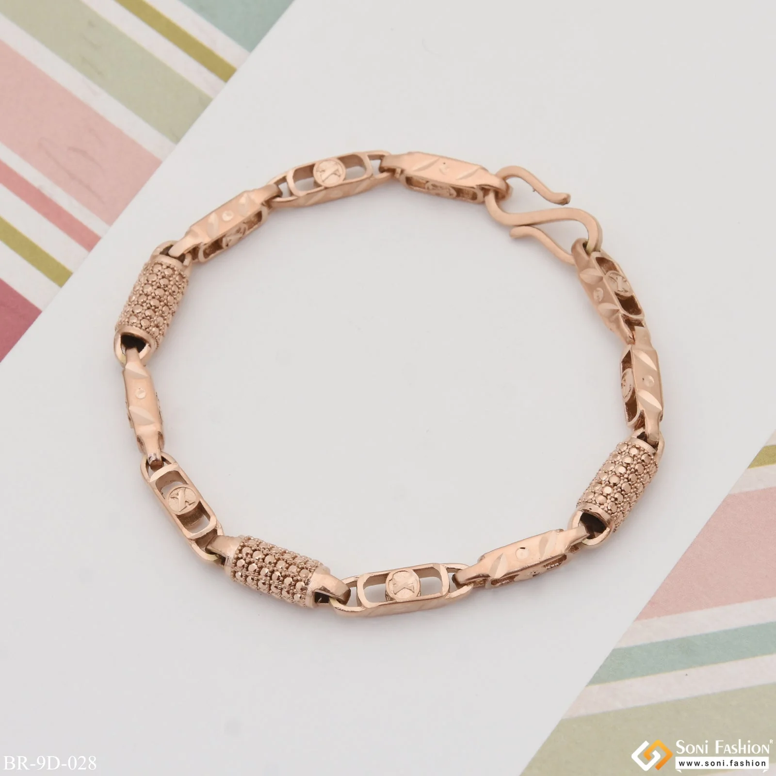 Stylish Design Delicate Design Rose Gold Color Bracelet for Men - Style D028 - Image 4