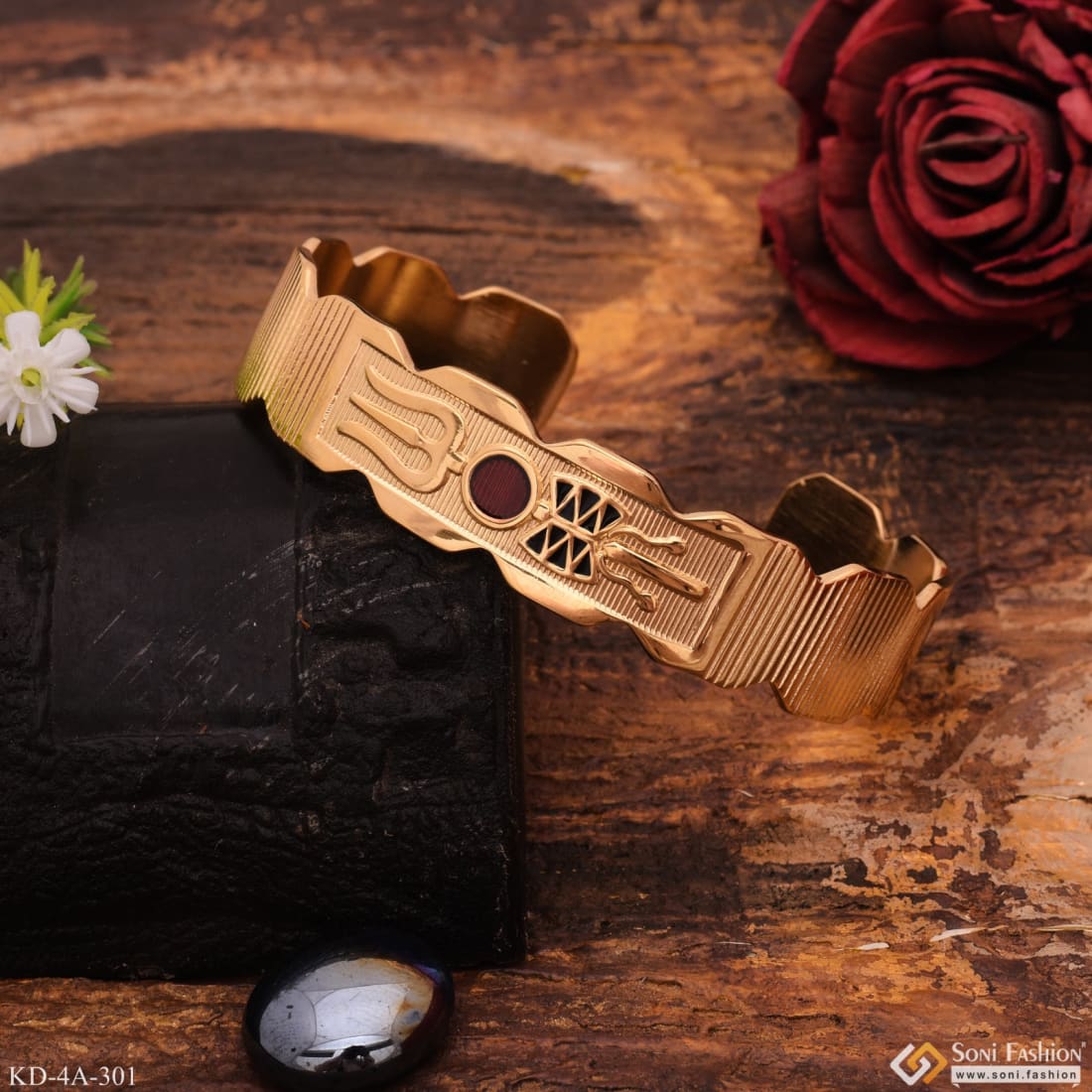 Superior Quality Graceful Design Trishul With Damroo Gold Plated Bracelet - Style A301