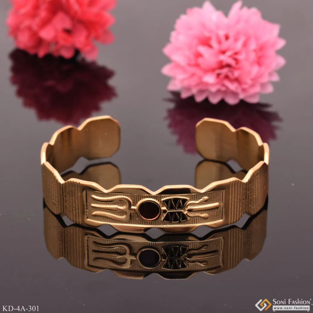 Superior Quality Graceful Design Trishul With Damroo Gold Plated Bracelet - Style A301 - Image 2