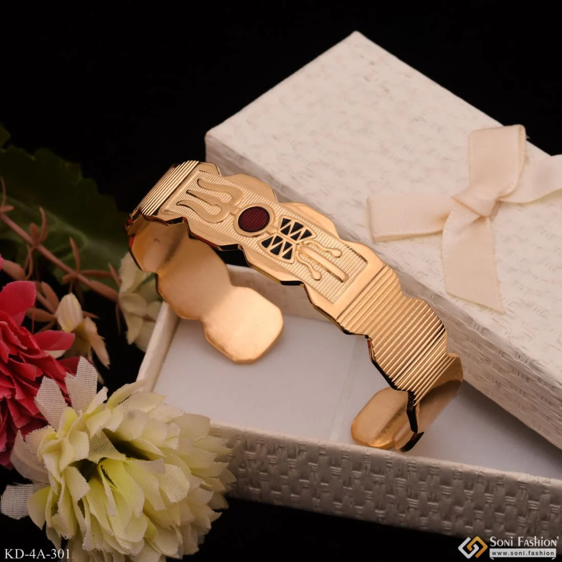 Superior Quality Graceful Design Trishul With Damroo Gold Plated Bracelet - Style A301 - Image 3