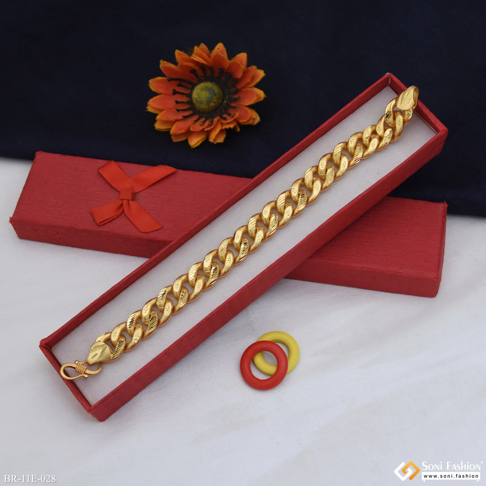 Traditional Design Gold Plated Link Bracelet for Men - Style E028 - Image 3