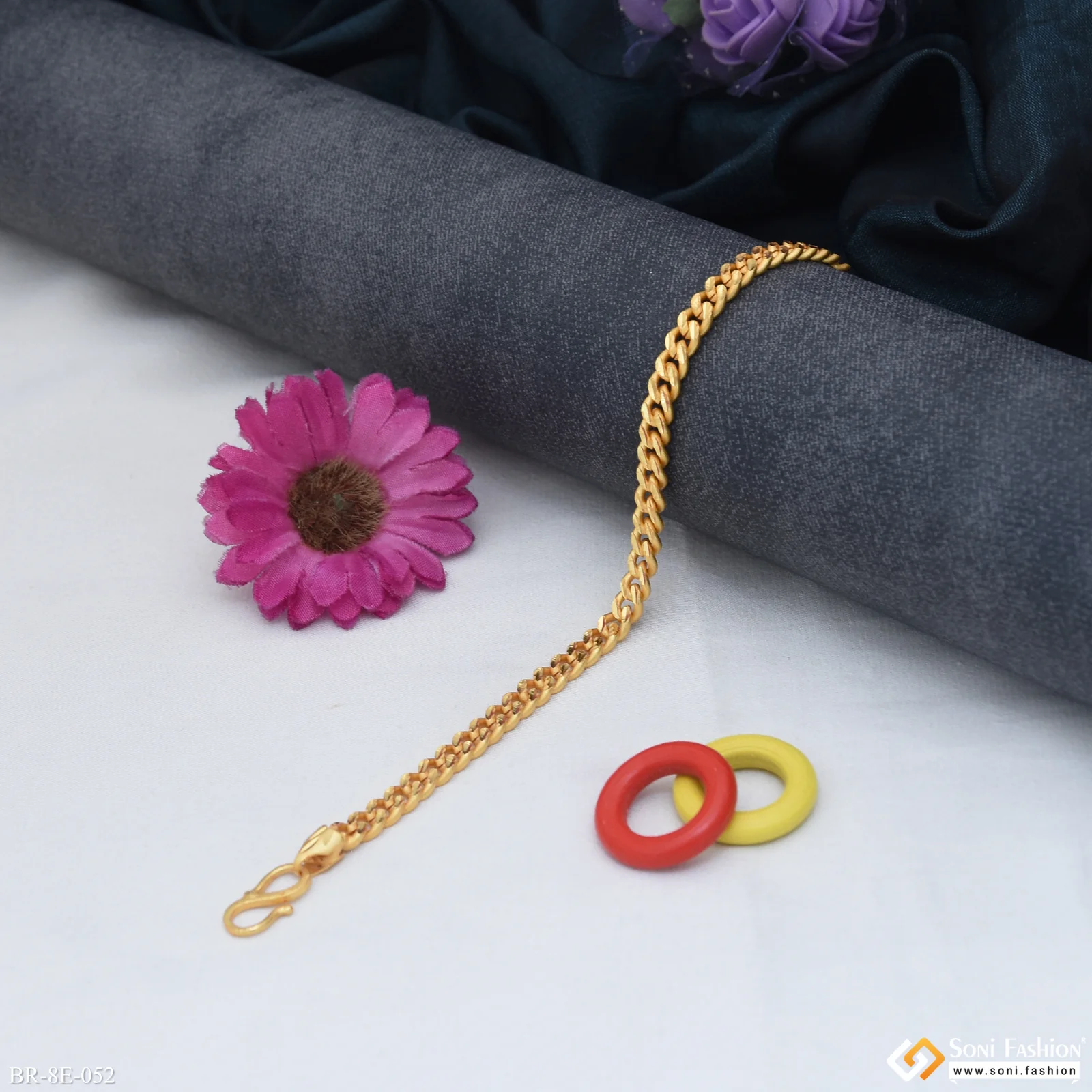 Traditional Design Gold Plated Link Bracelet for Men - Style E052 - Image 2