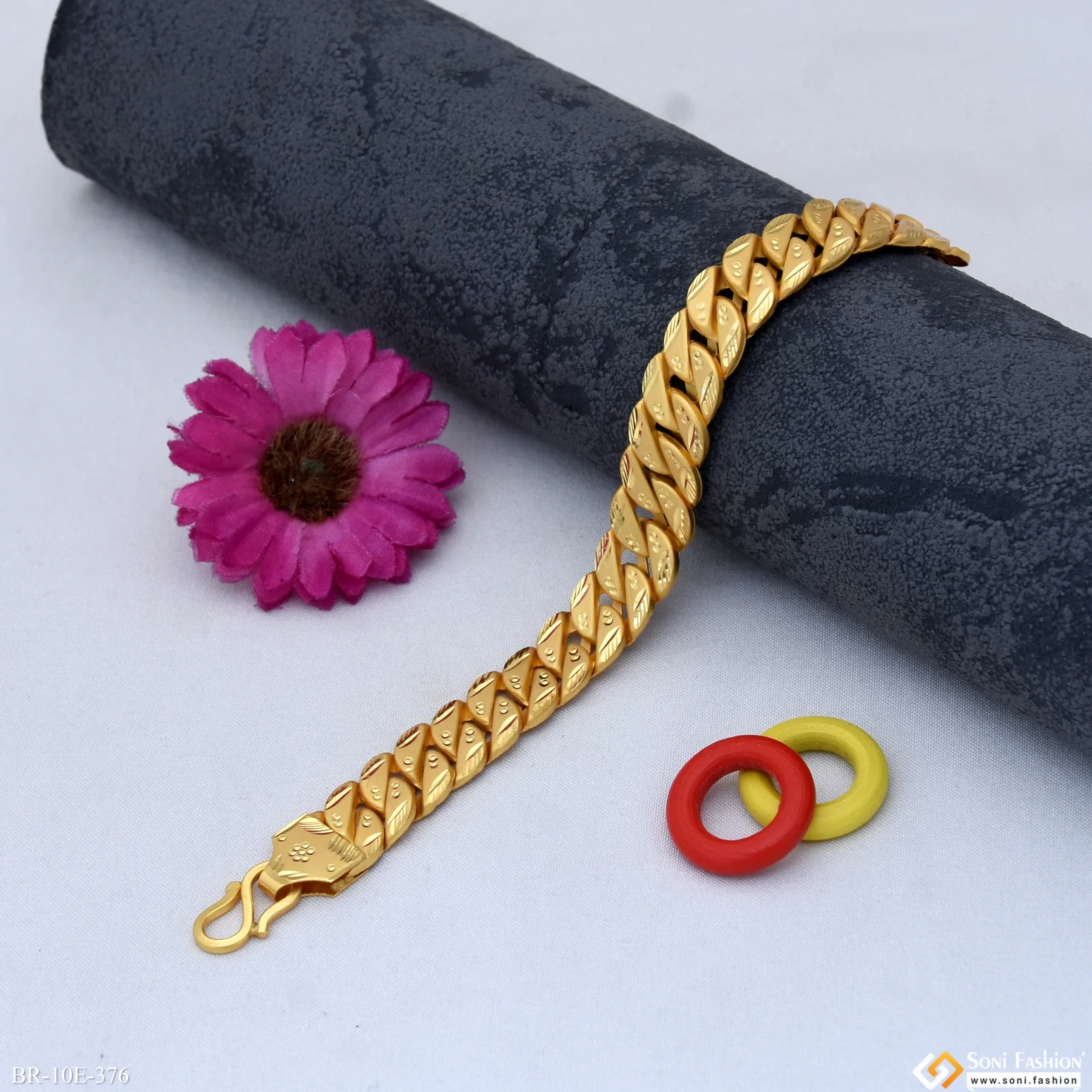 Prominent Design Gold Plated Pokal Bracelet for Men - Style E376 - Image 2
