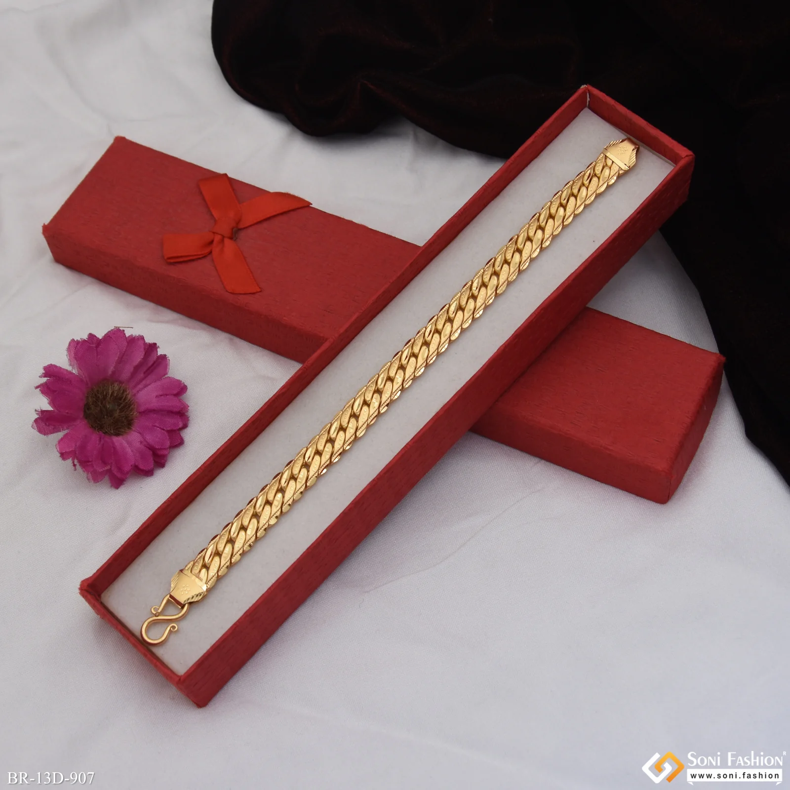 Trending Design Gold Plated Bracelet for Men - Style D907 - Image 4