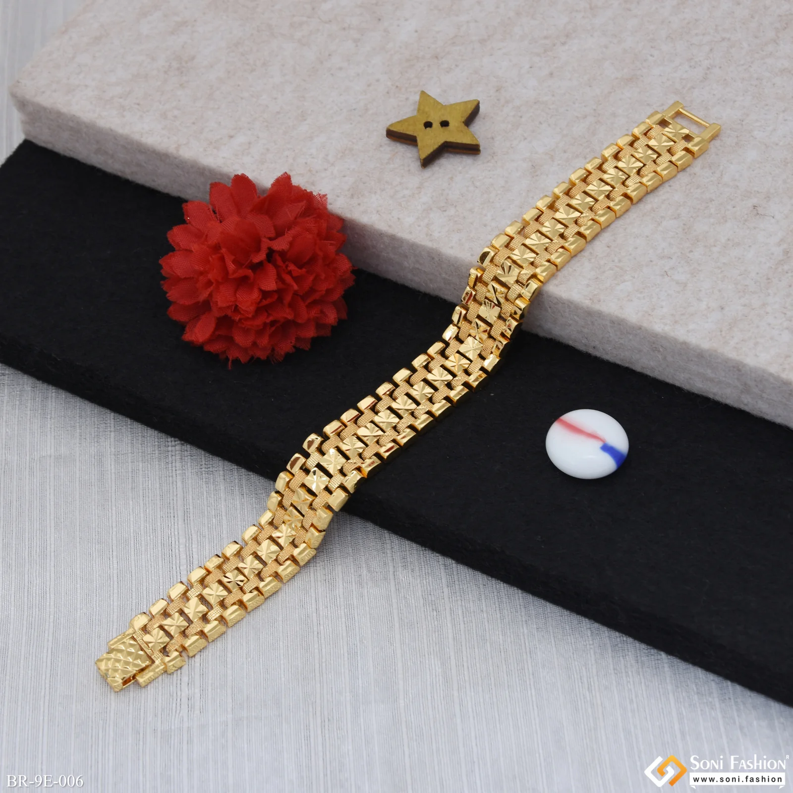Trending Design Gold Plated Bracelet for Men - Style E006 - Image 3