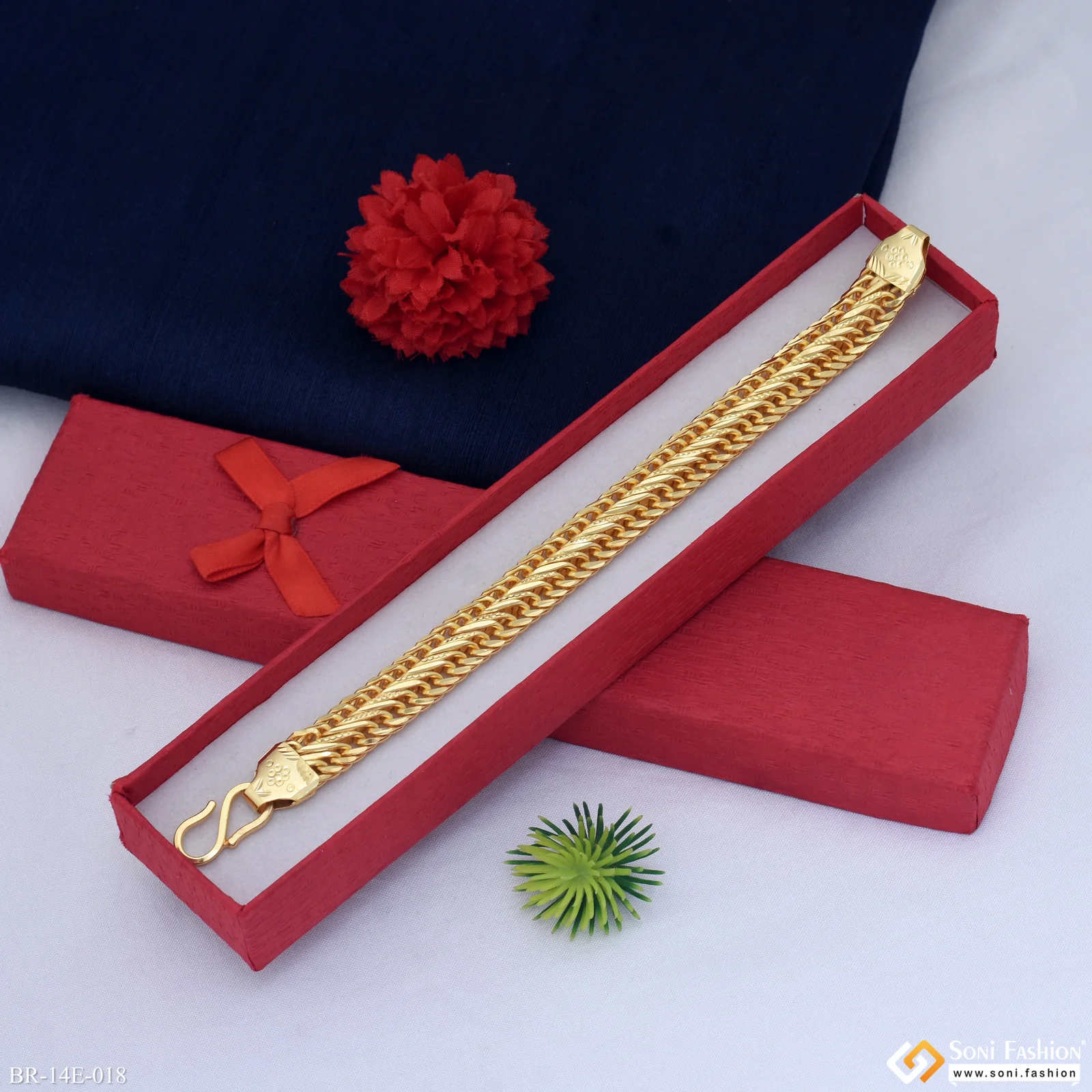 Trending Design Gold Plated Link Bracelet for Men - Style E018 - Image 4