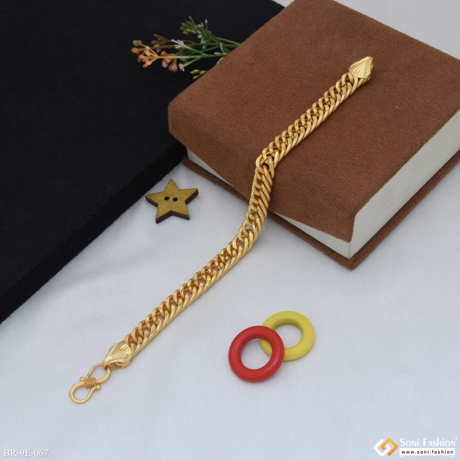 Trending Design Gold Plated Link Bracelet for Men - Style E067 - Image 5
