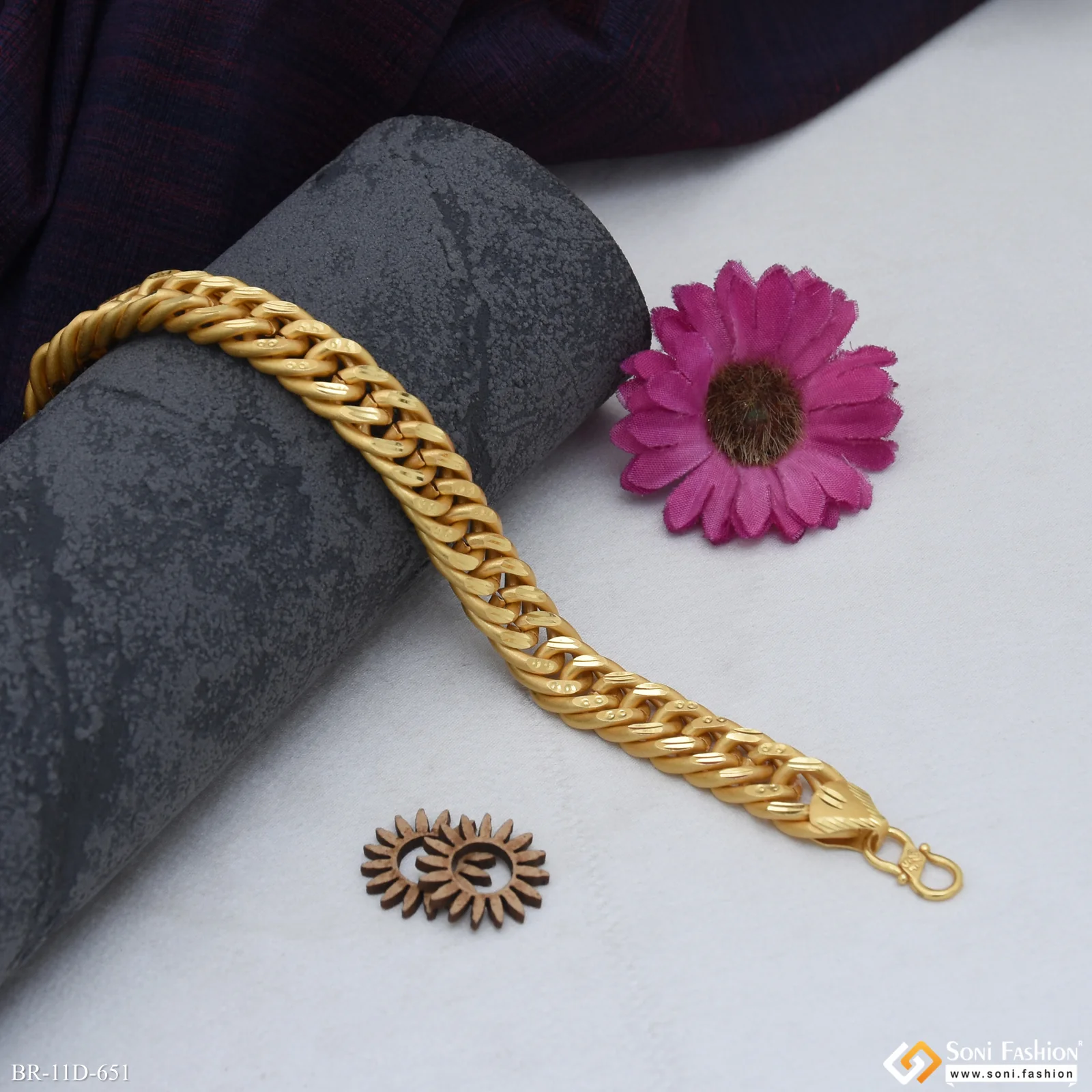 Trending Design Gold Plated Linked Bracelet for Men - Style D651 - Image 5