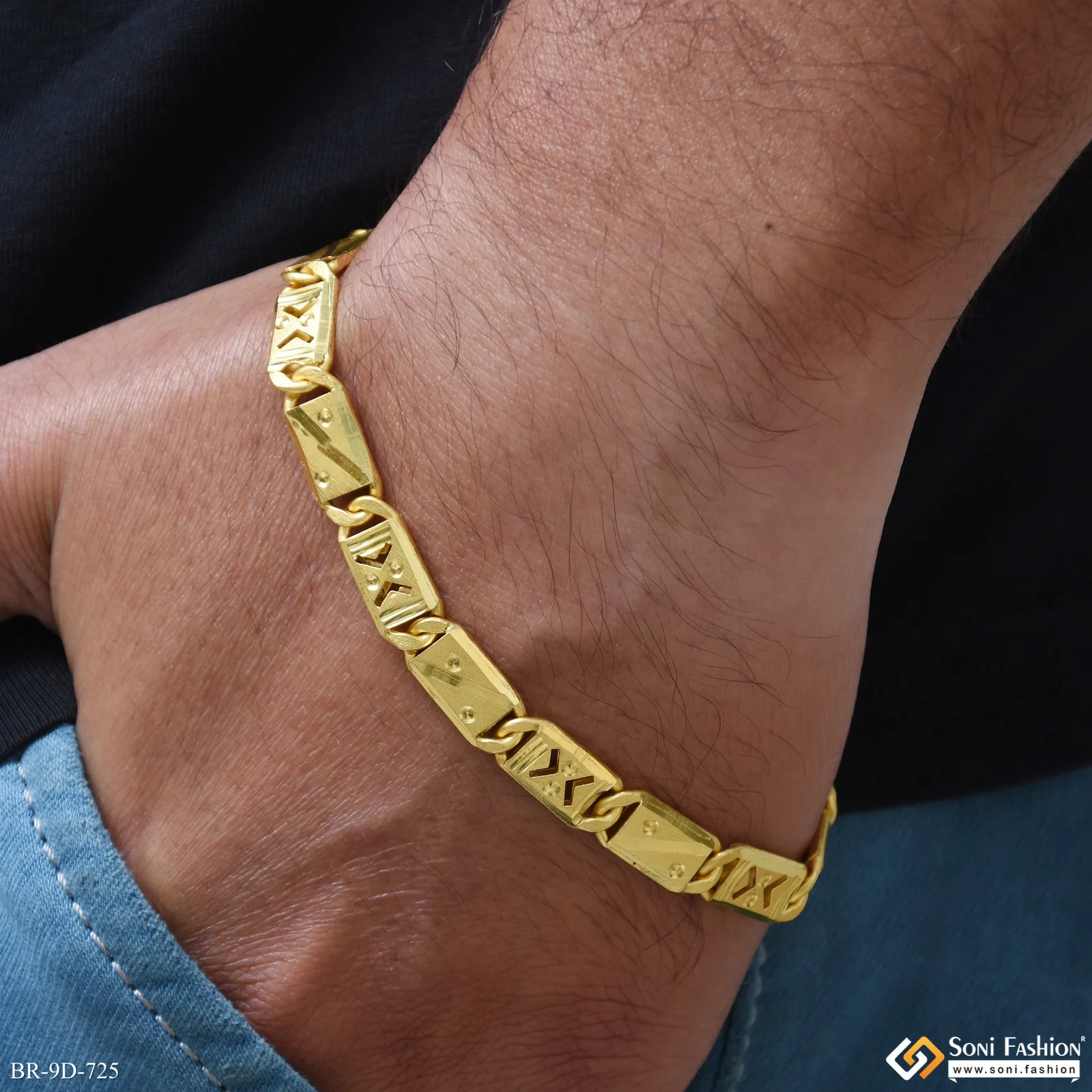 Trending Design Gold Plated Nawabi Bracelet for Men - Style D725 - Image 2