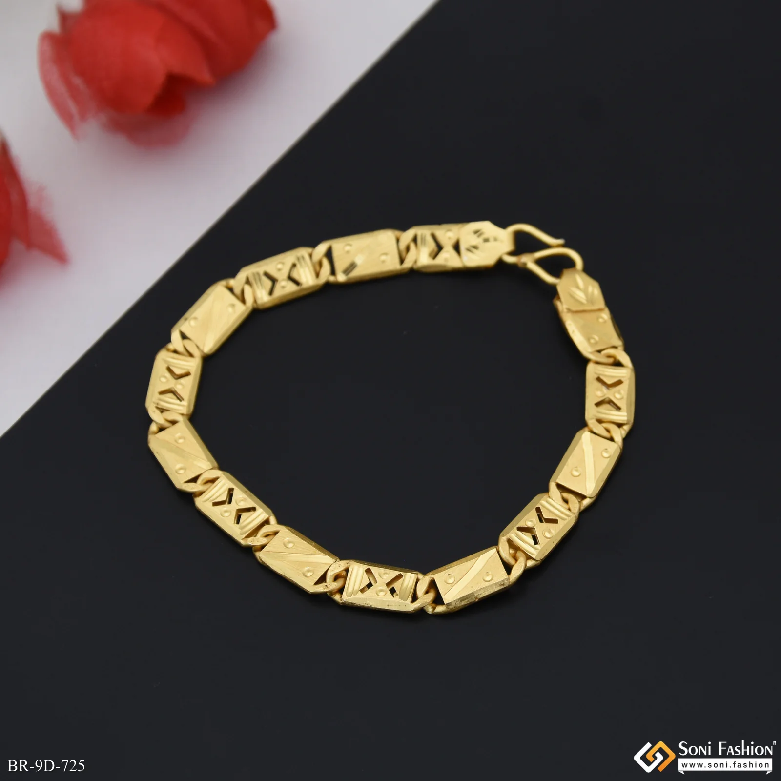 Trending Design Gold Plated Nawabi Bracelet for Men - Style D725 - Image 3