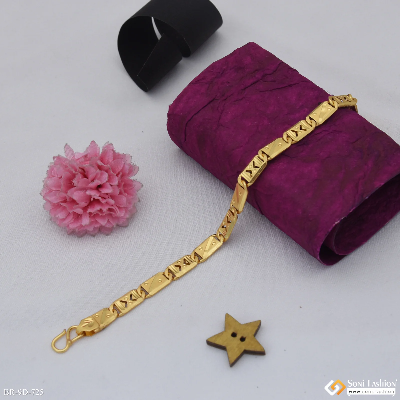 Trending Design Gold Plated Nawabi Bracelet for Men - Style D725 - Image 4