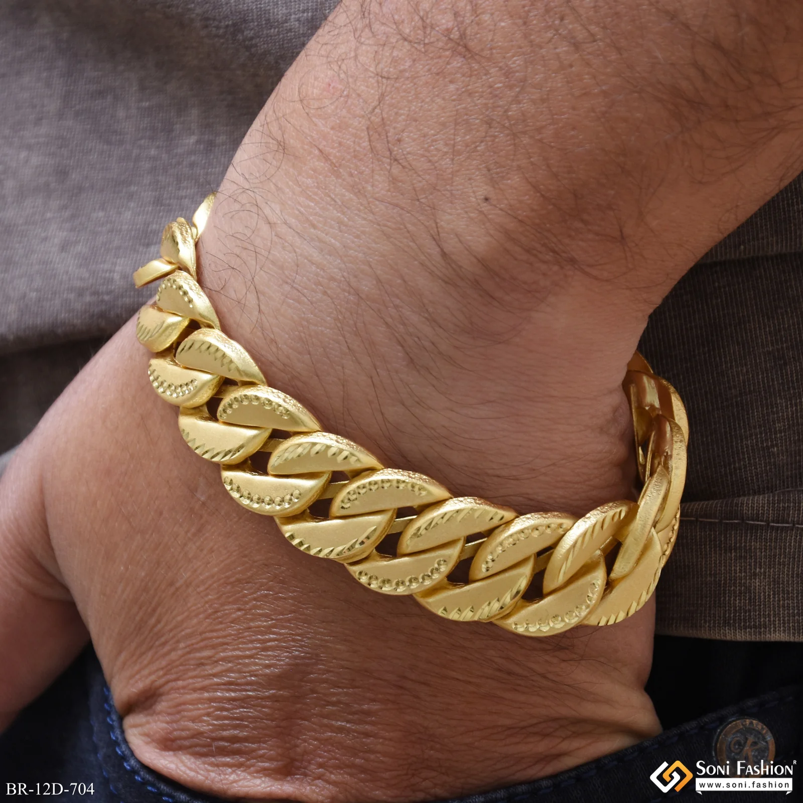 Trending Design Gold Plated Pokal Bracelet for Men - Style D704 - Image 5