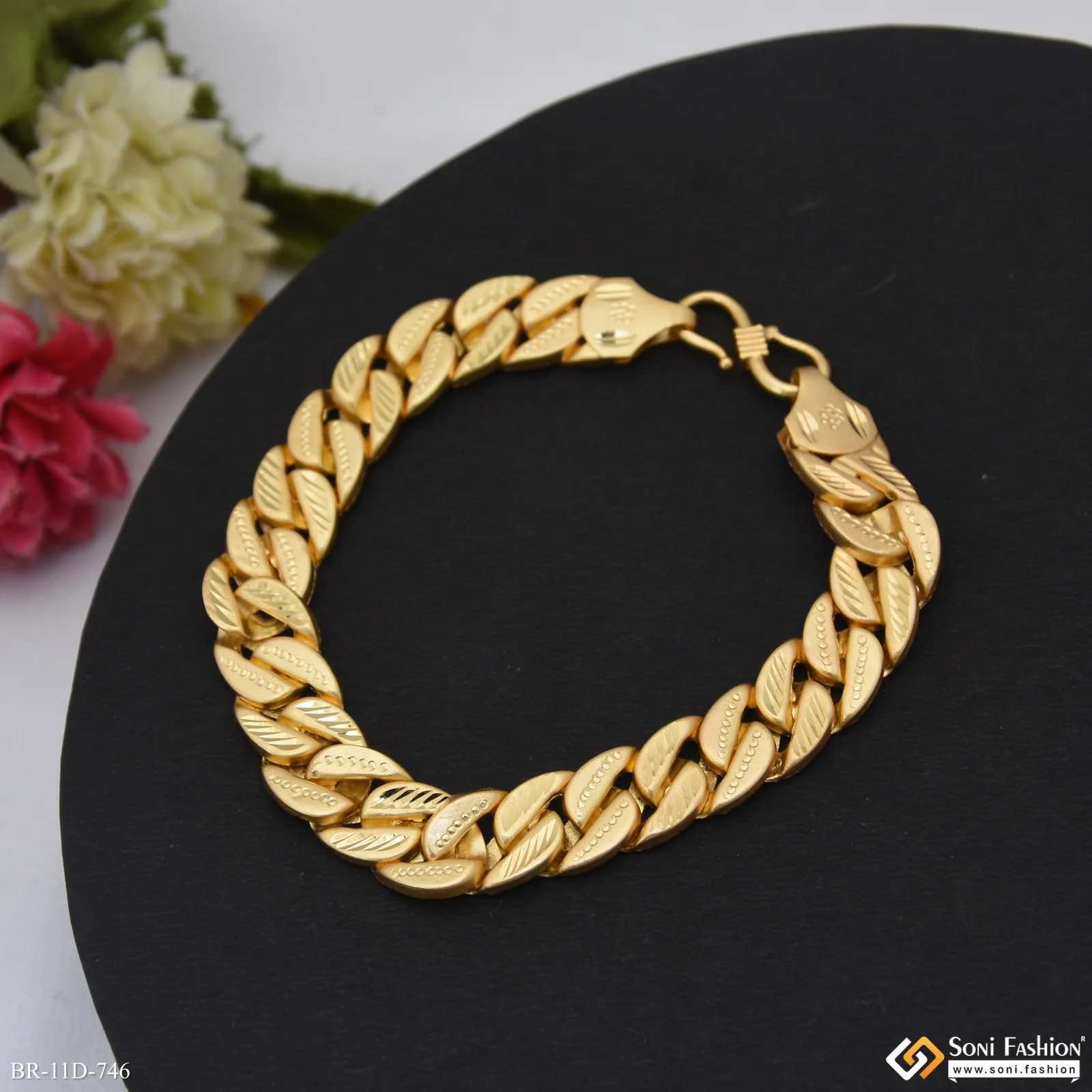 Trending Design Gold Plated Pokal Bracelet for Men - Style D746 - Image 5