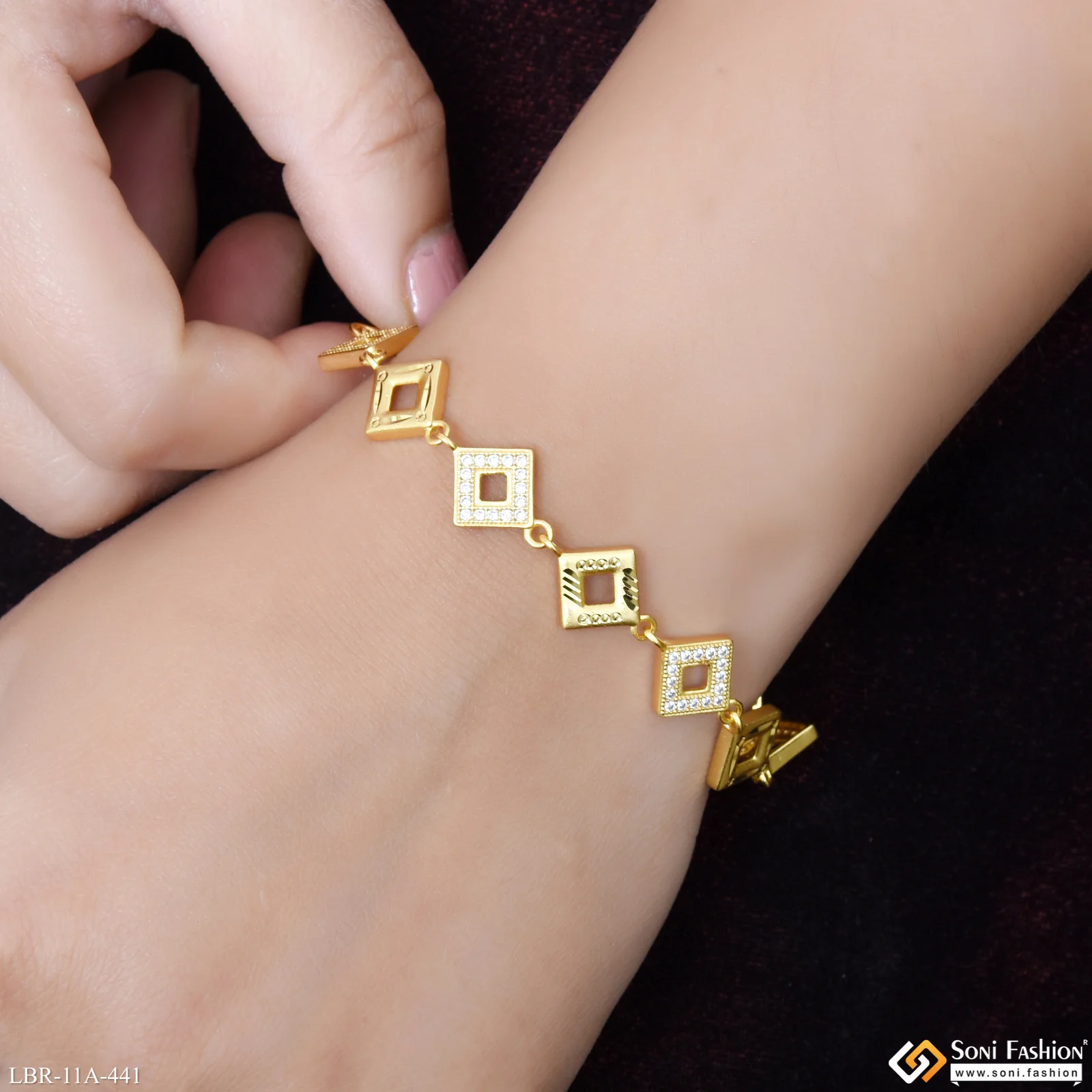 Unique Design Gold Plated Bracelet for Women - Style A441